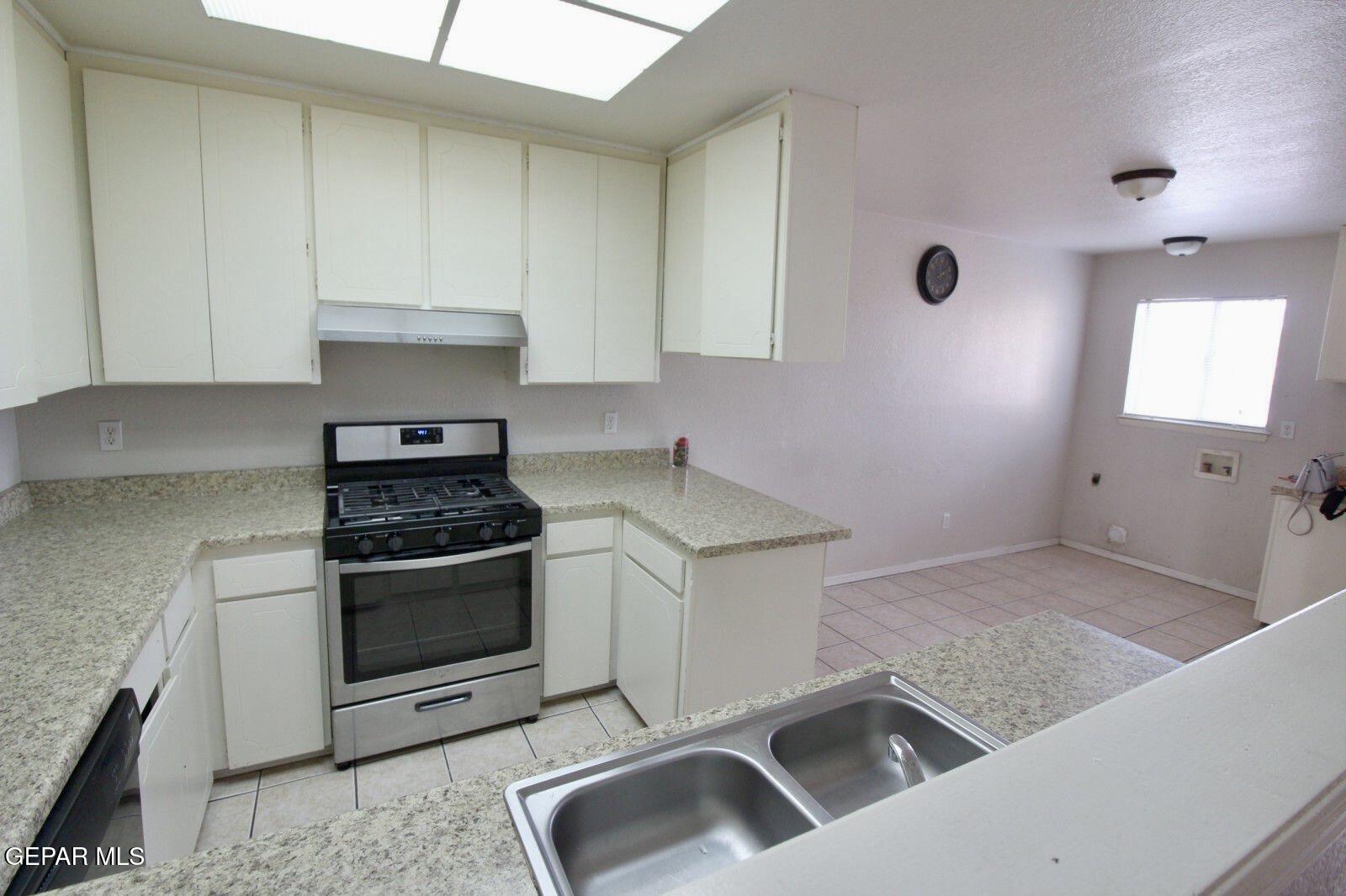 8100 Alameda Avenue Property Photo 13