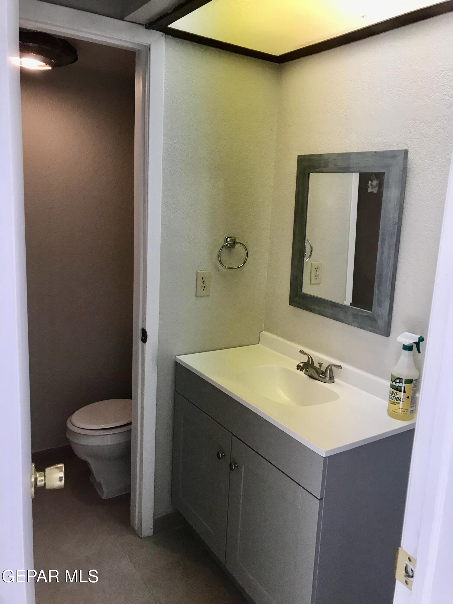 8100 Alameda Avenue Property Photo 23