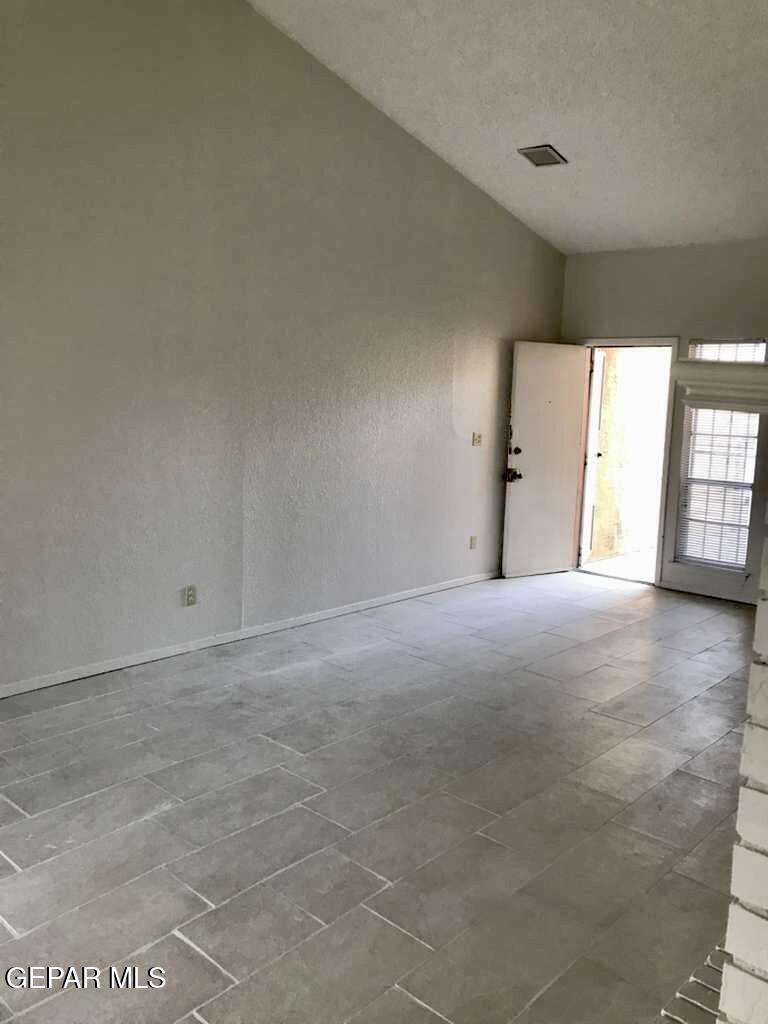 8100 Alameda Avenue Property Photo 26