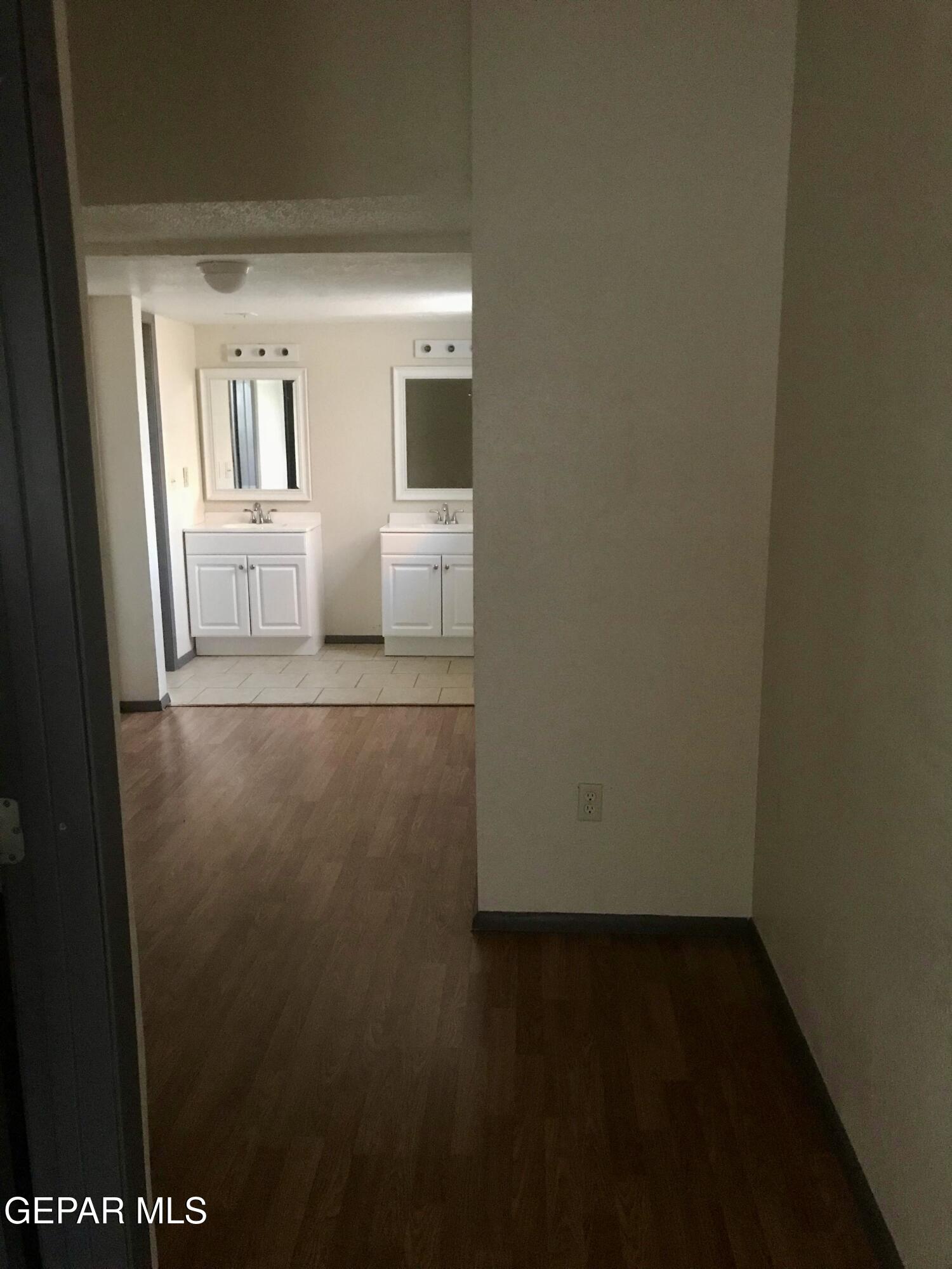 8100 Alameda Avenue Property Photo 34