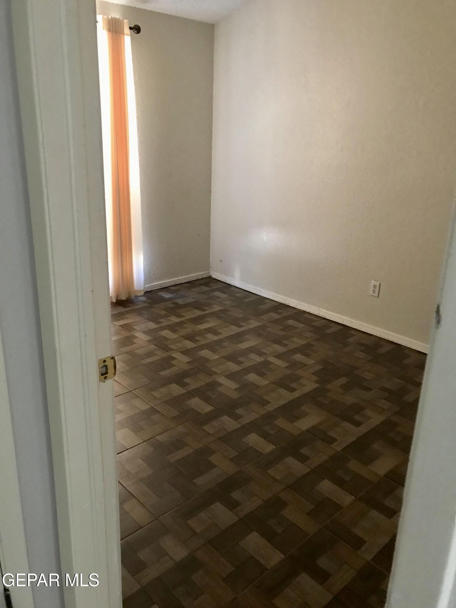 8100 Alameda Avenue Property Photo 40