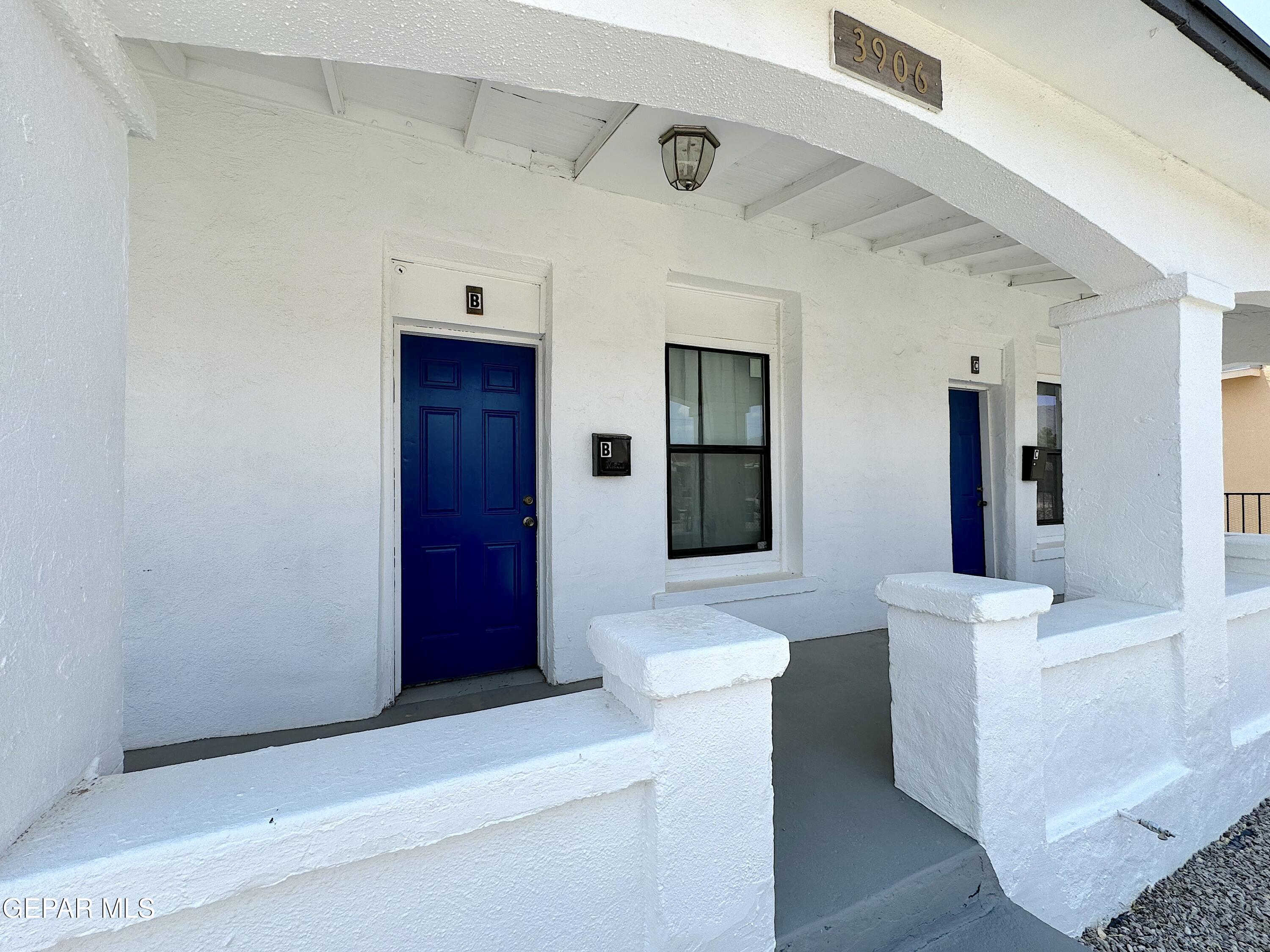 3906 1/2 Tularosa Avenue Property Photo 16
