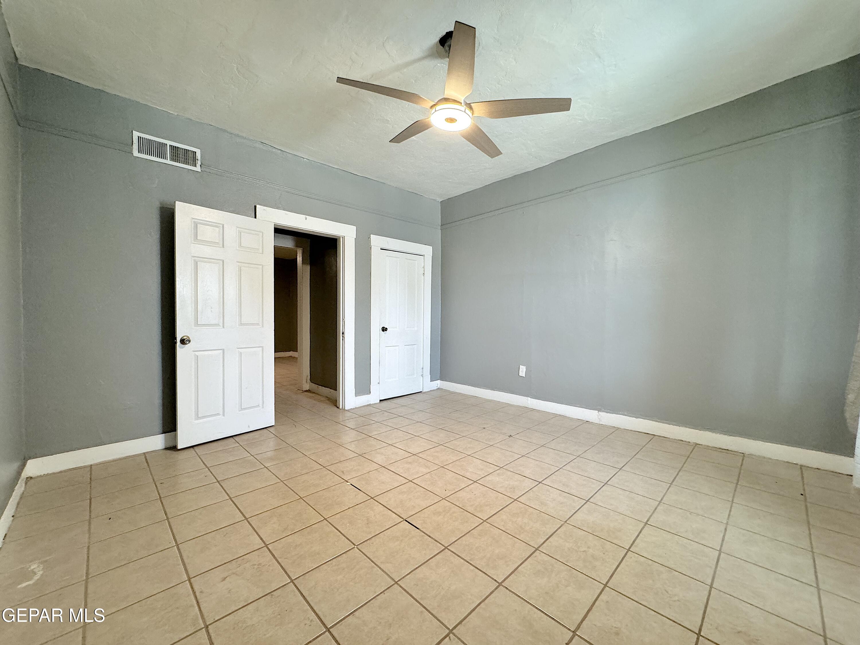 3906 1/2 Tularosa Avenue Property Photo 20