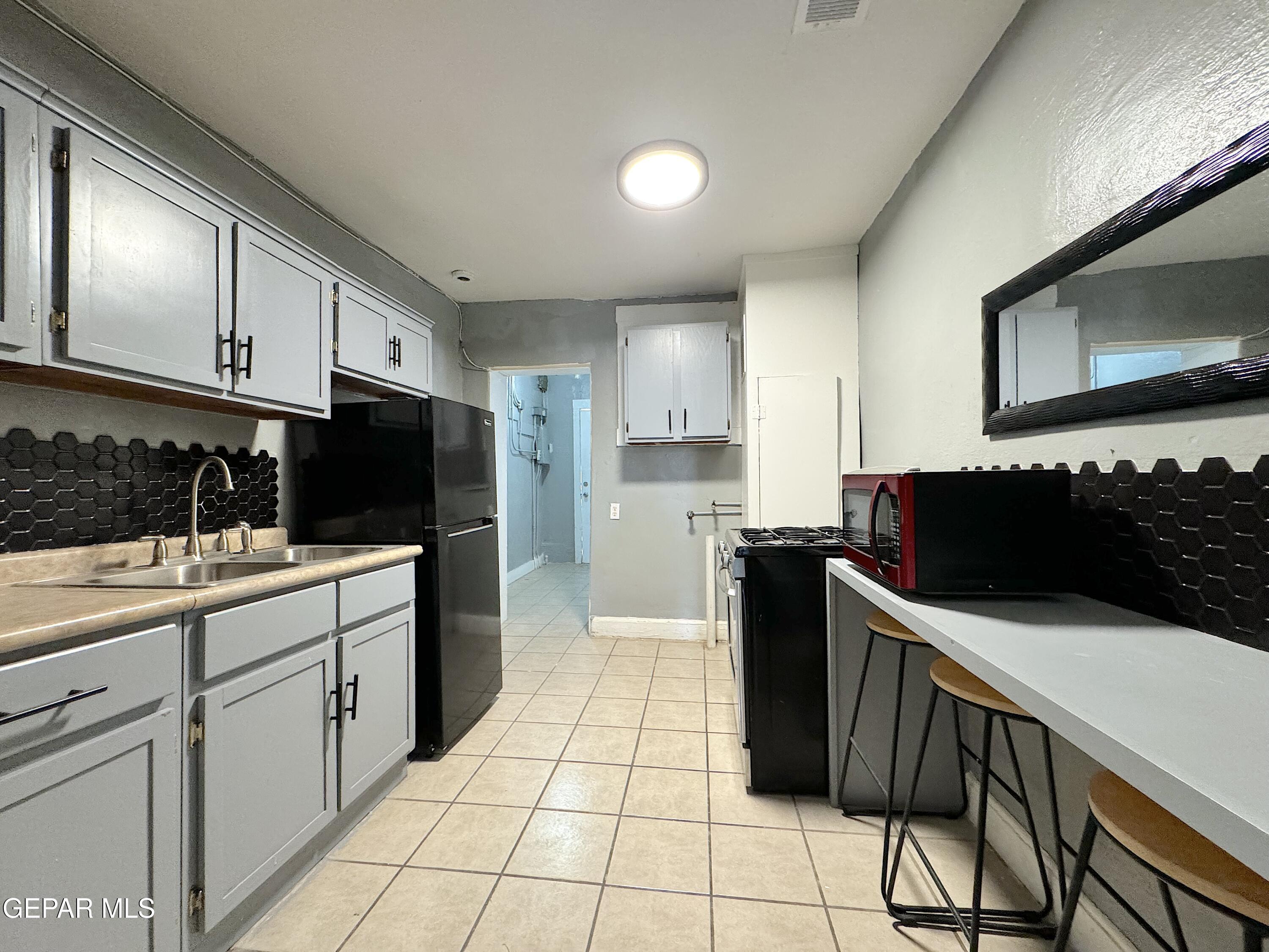 3906 1/2 Tularosa Avenue Property Photo 24