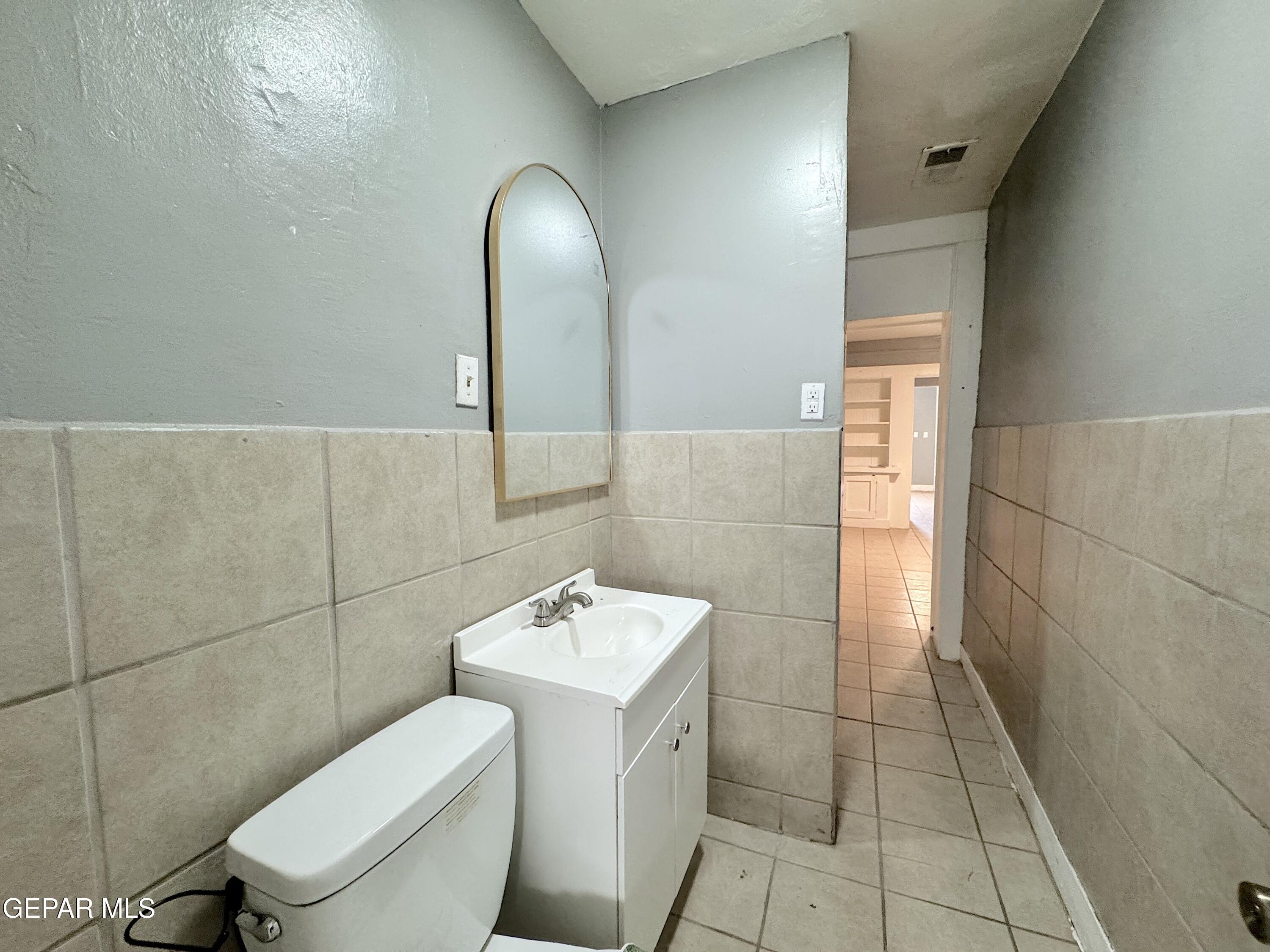 3906 1/2 Tularosa Avenue Property Photo 27