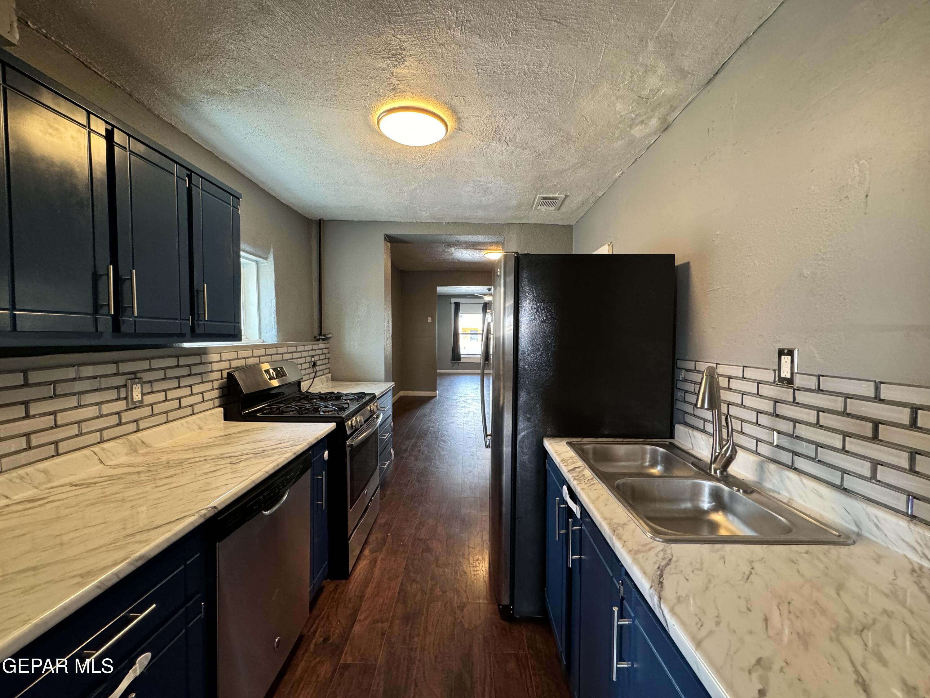 3906 1/2 Tularosa Avenue Property Photo 35