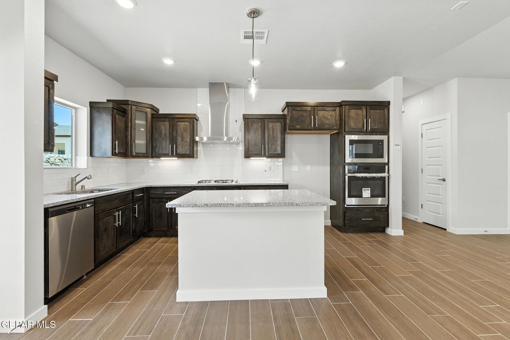 664 Cedarwood Avenue Property Photo 21