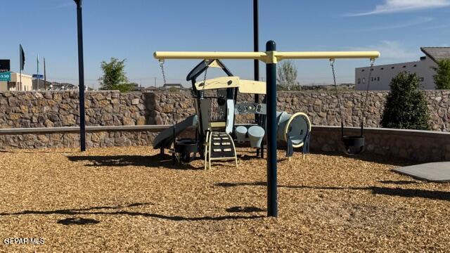664 Cedarwood Avenue Property Photo 63