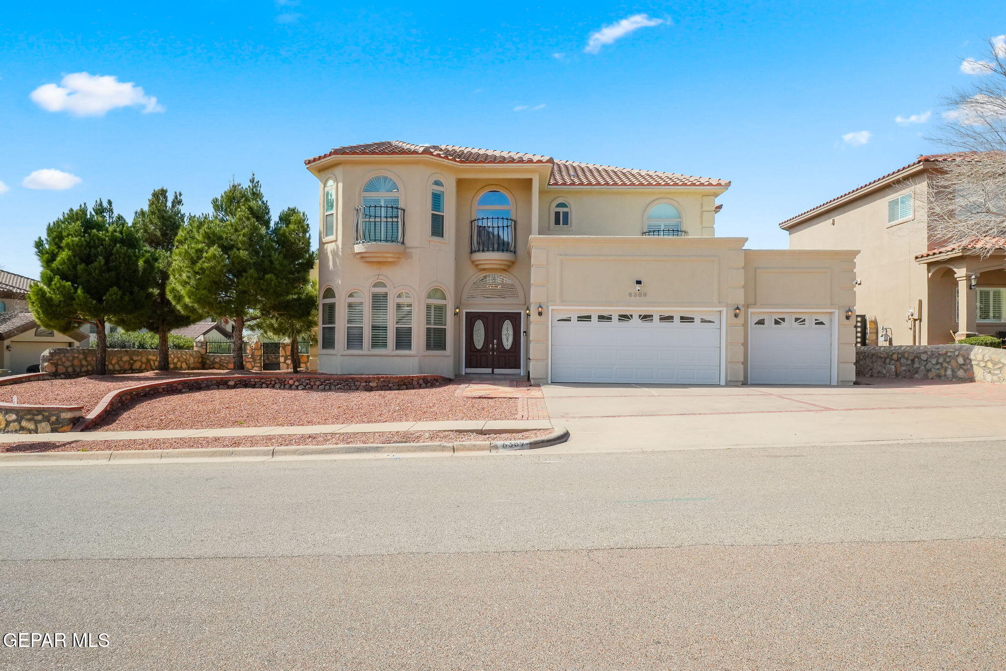 6389 Franklin Trail Drive Property Photo 1