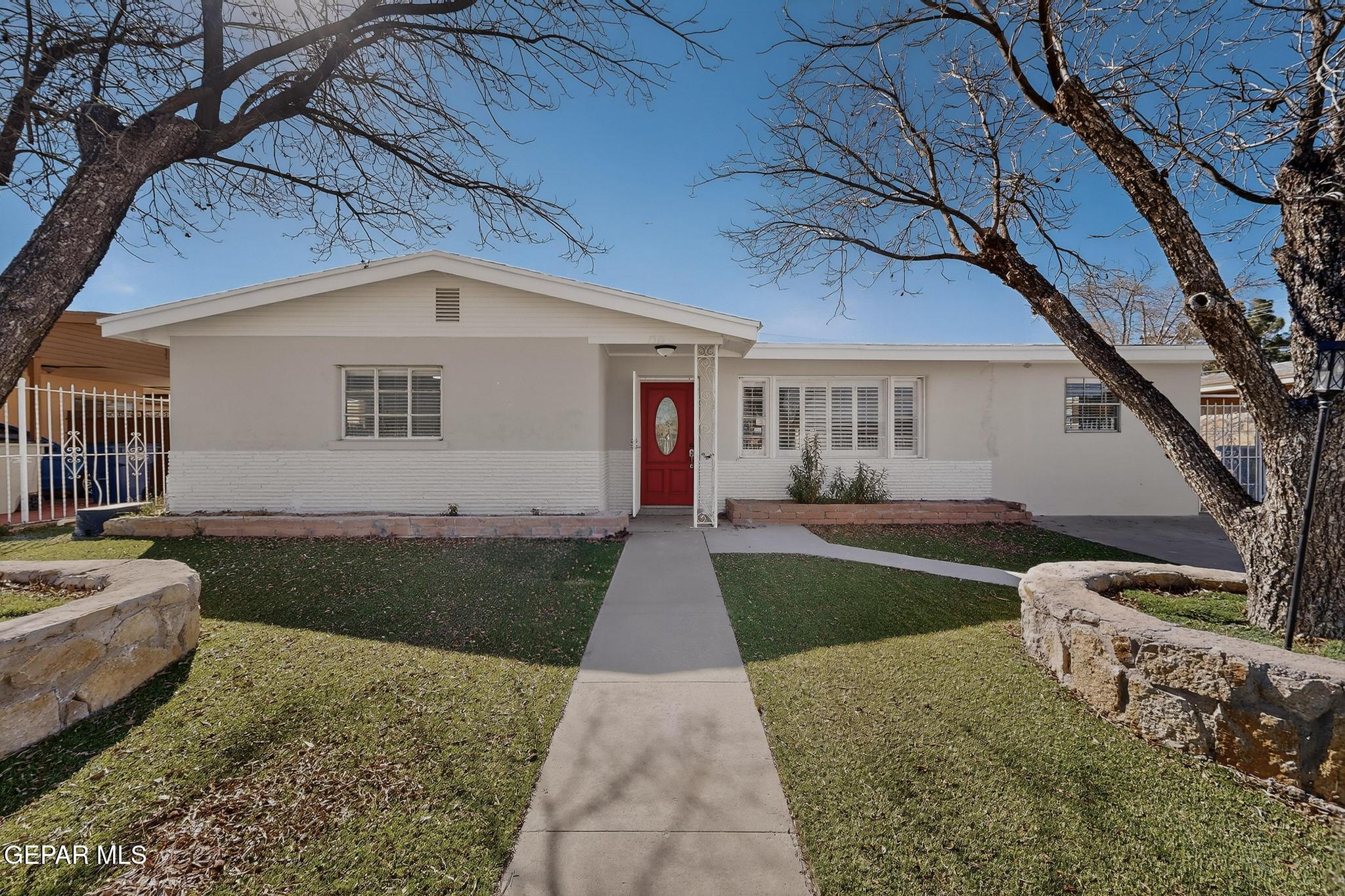 1515 DENNIS Circle