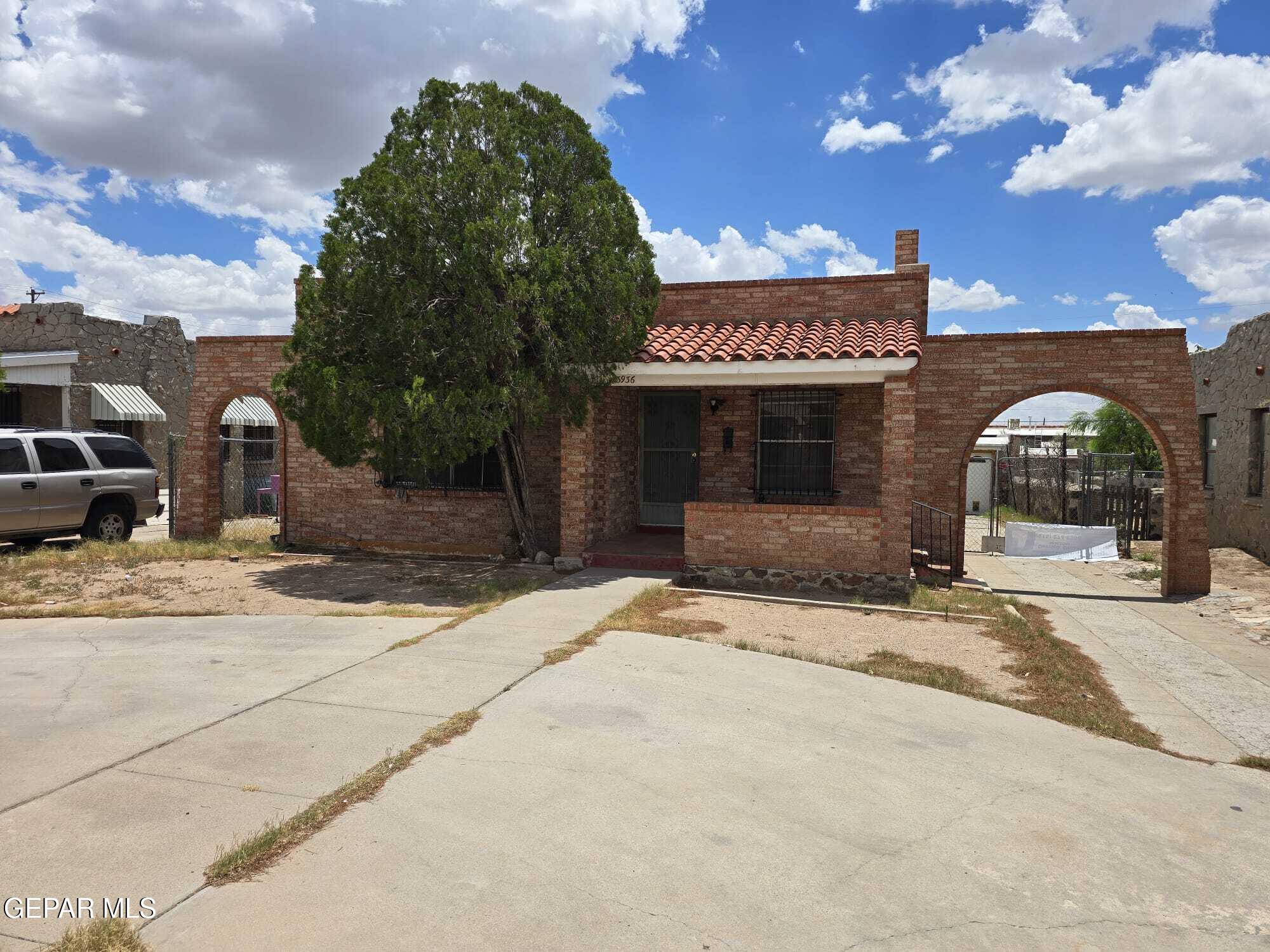 3936 Altura Avenue Property Photo 1
