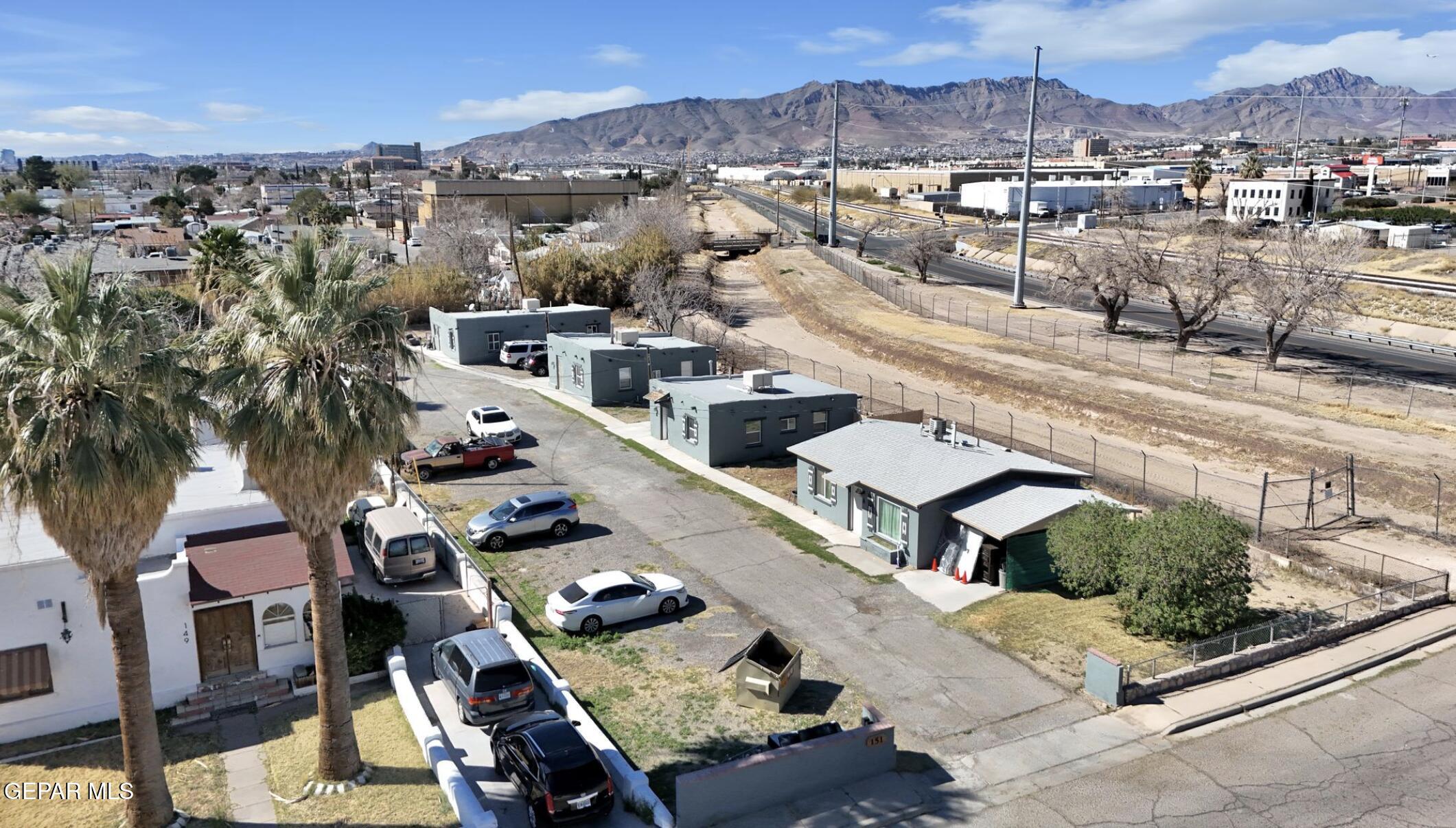 151 N Pendell Road A,b Property Photo 1