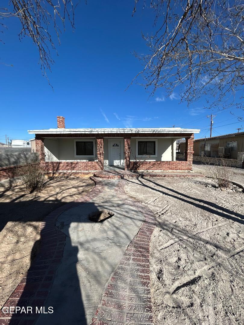 8068 N Desert Boulevard Property Photo 1
