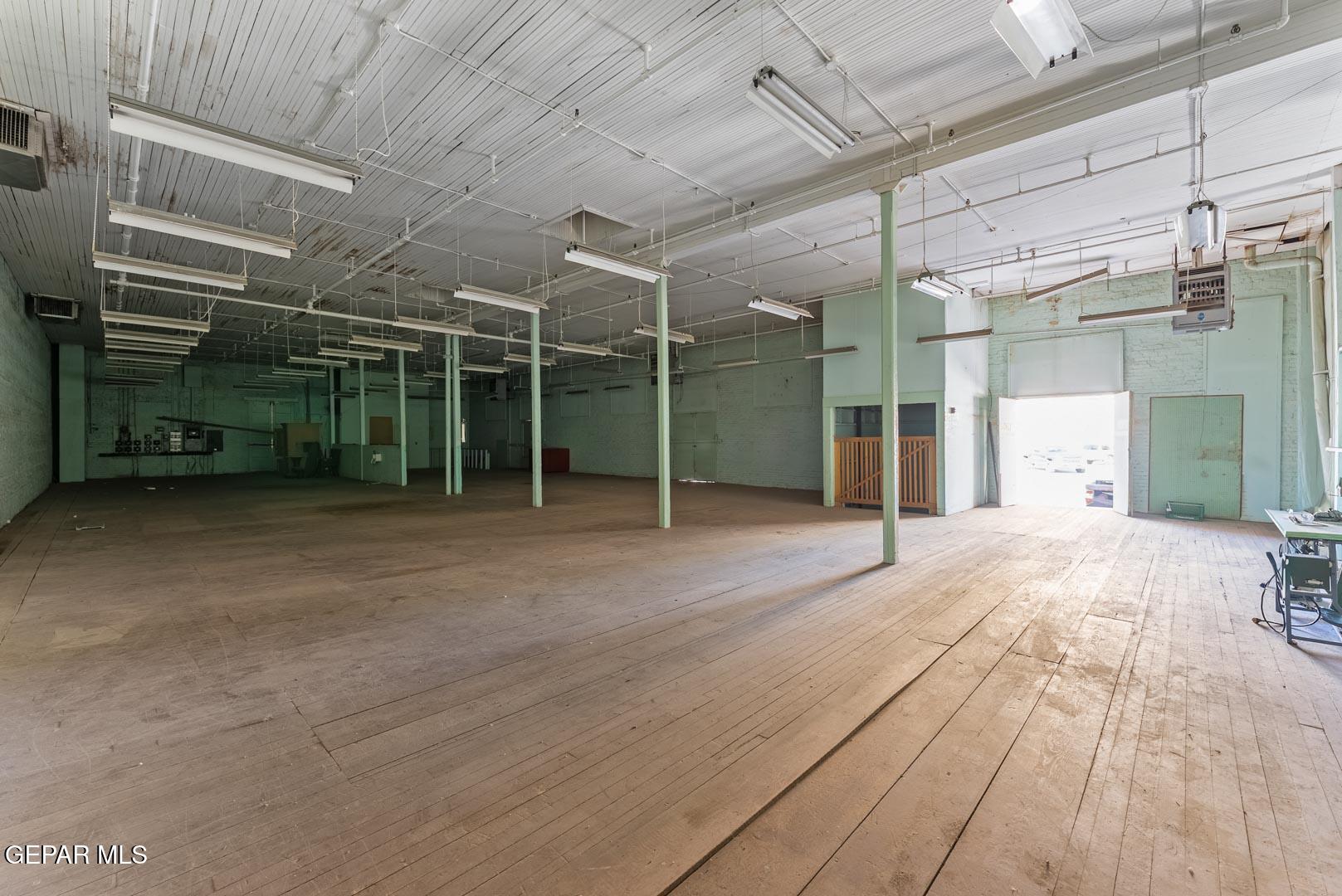200 S Stanton Street Property Photo 21