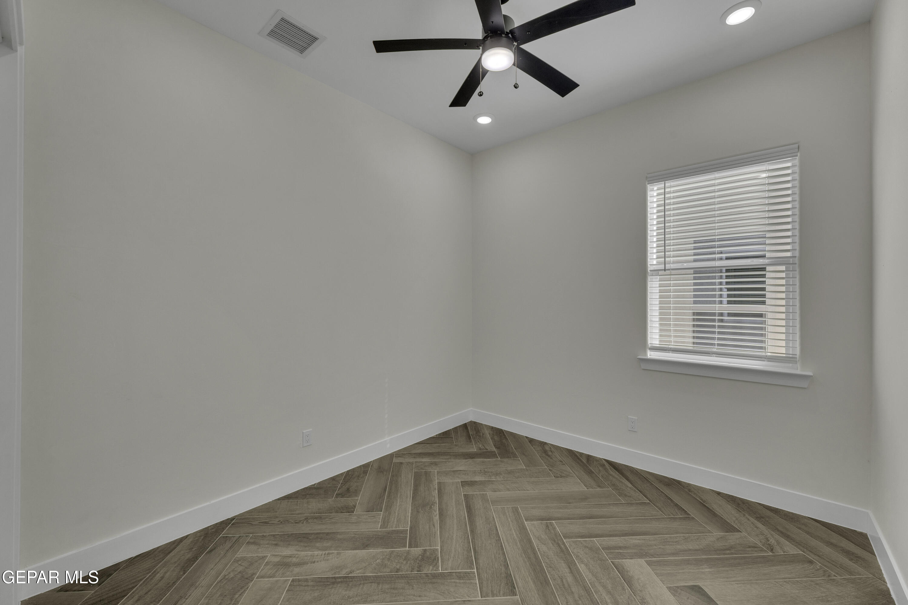 1404 Harlan Point Place Property Photo 23