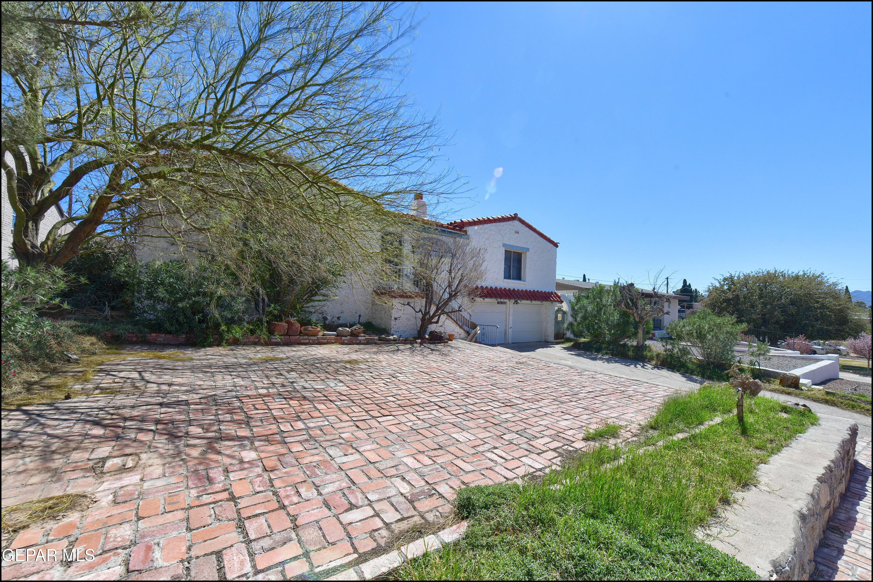 1104 Moore Street Property Photo 1