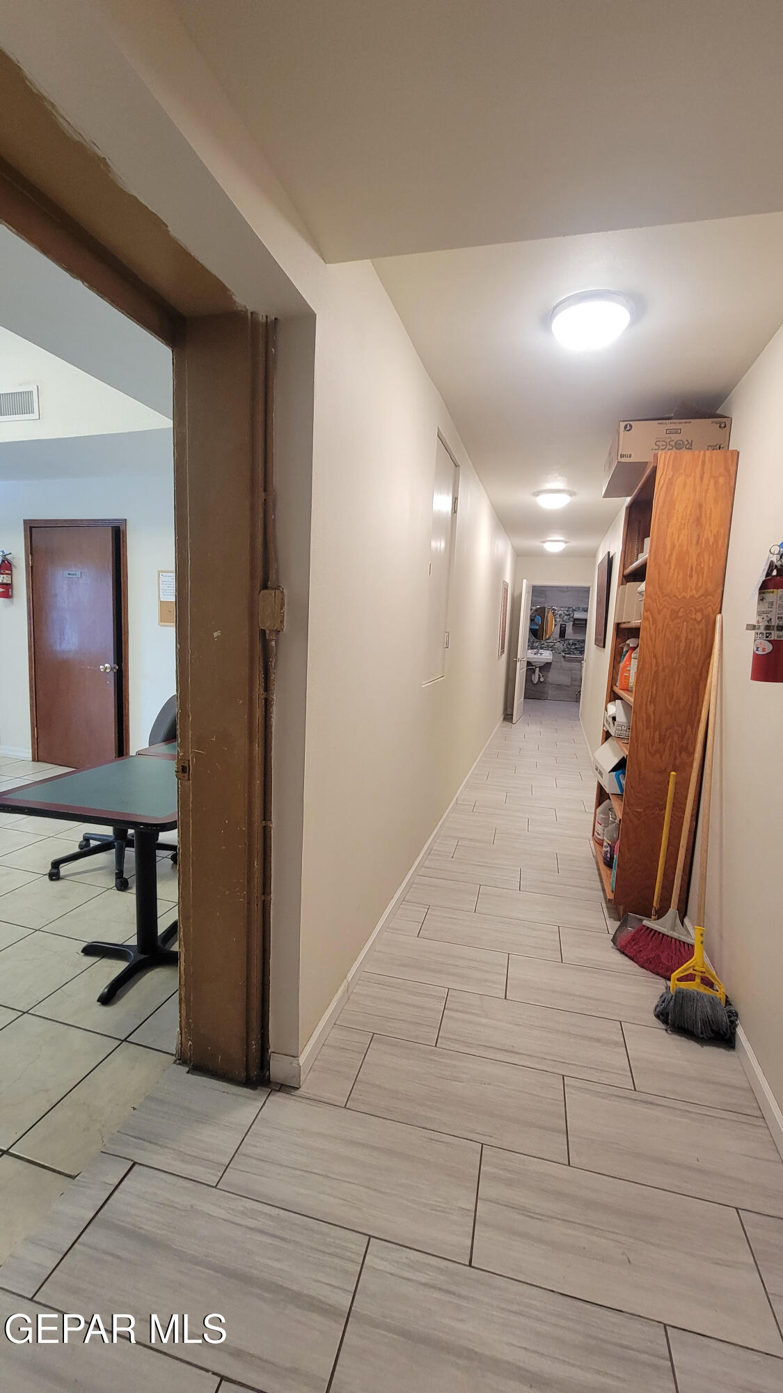 700 E Overland Avenue Property Photo 8