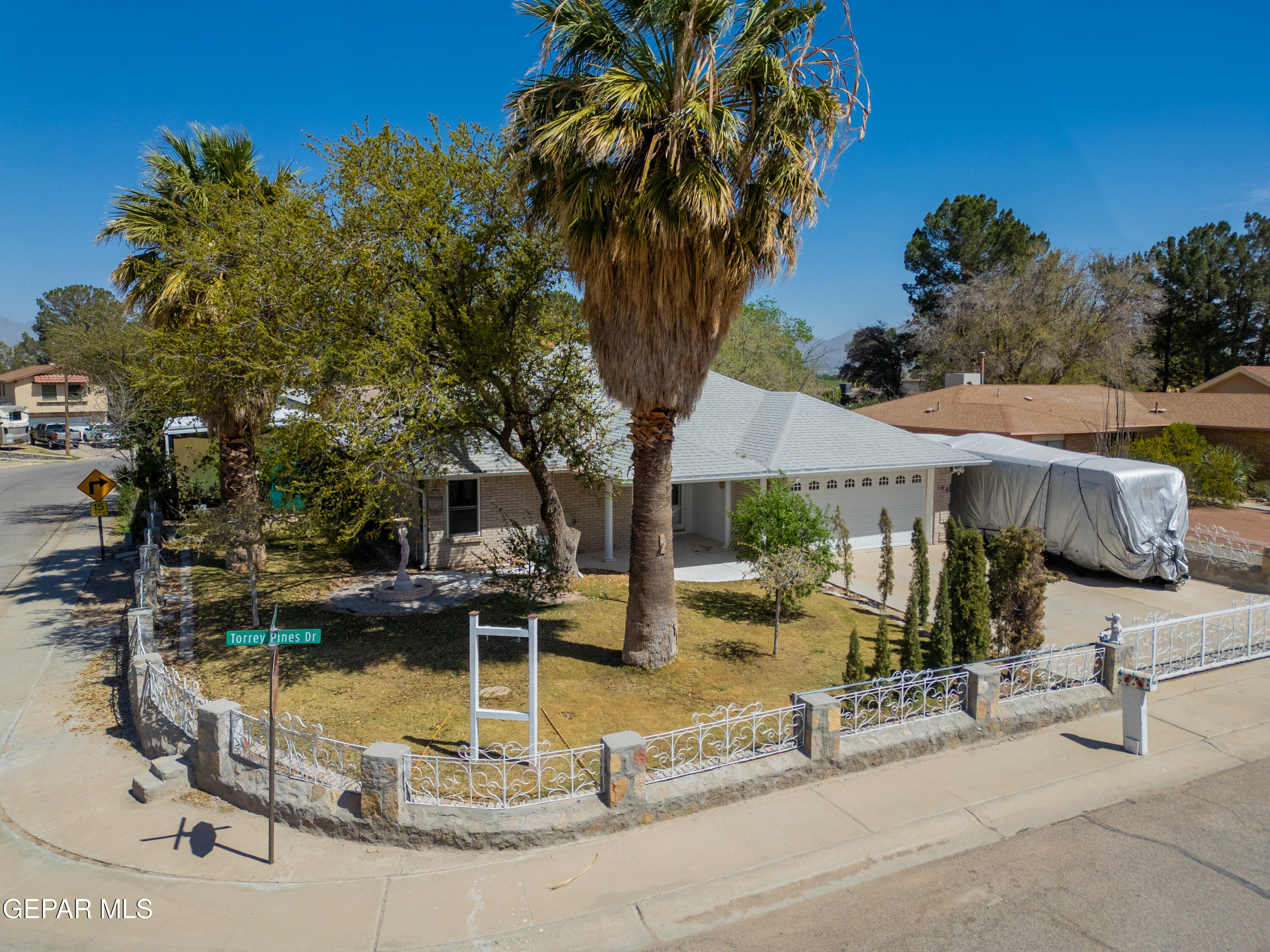 140 TORREY PINES Drive Property Photo 1