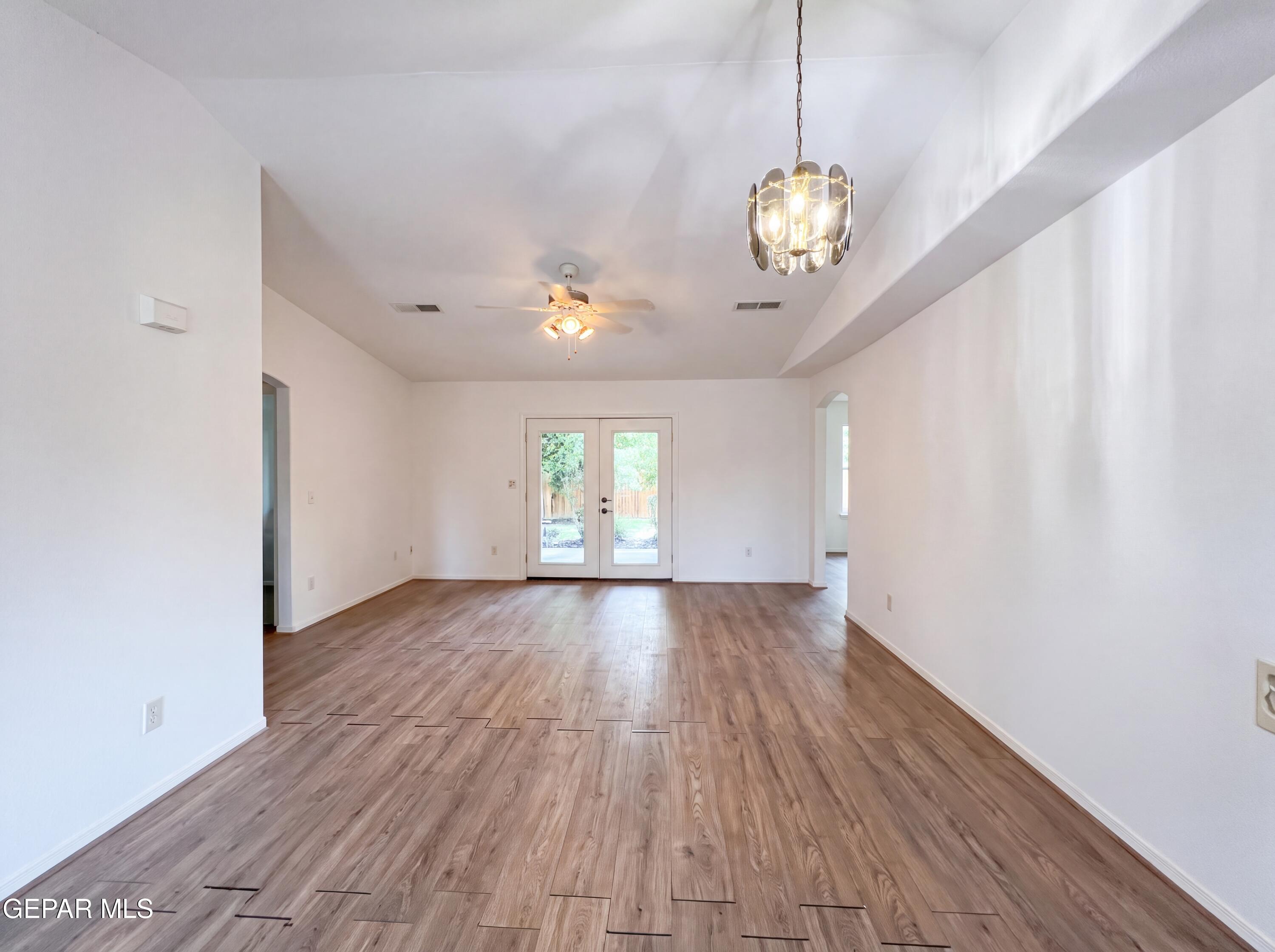 803 Magnolia Street Property Photo 3
