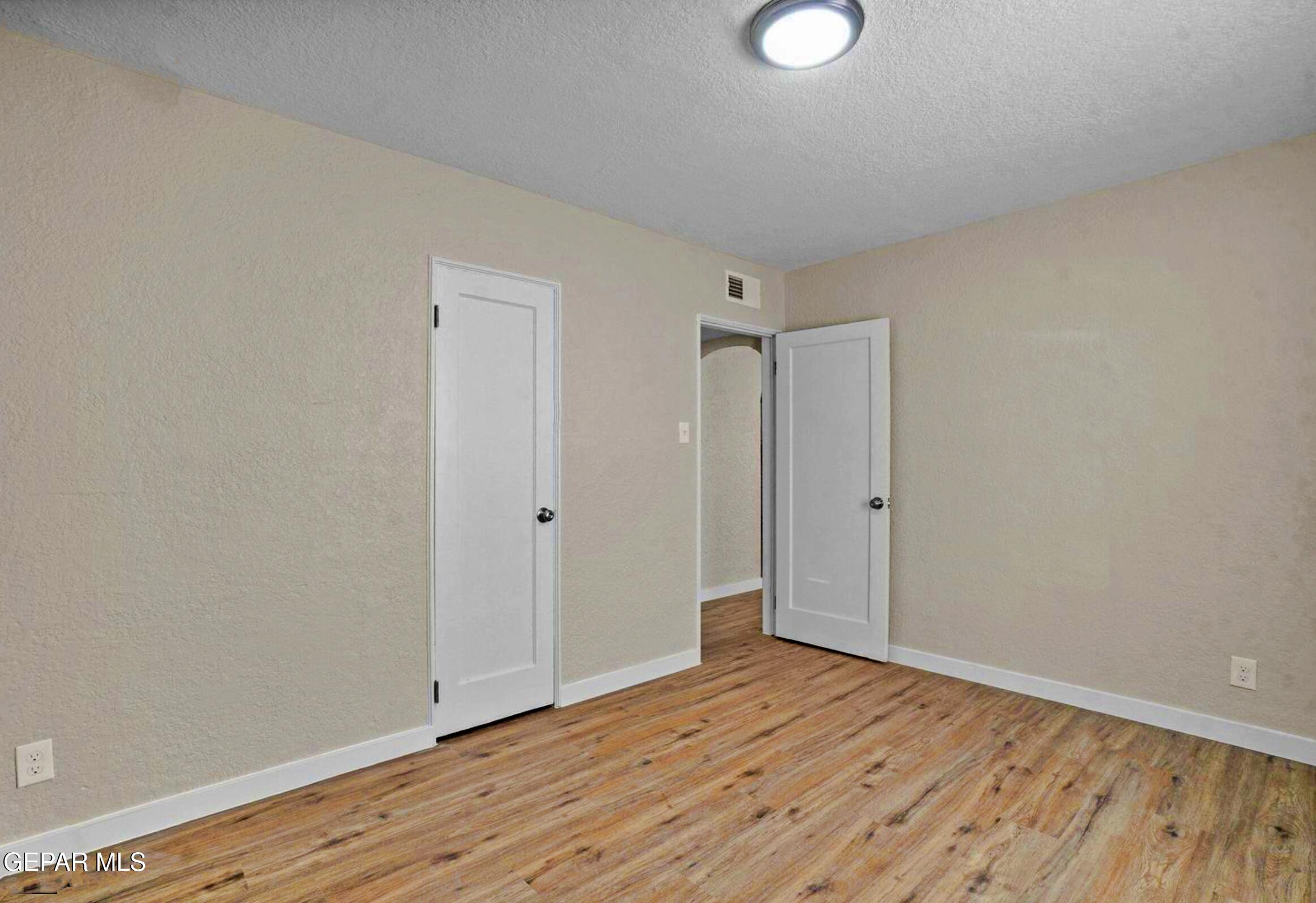 3625 Monroe Avenue Property Photo 9