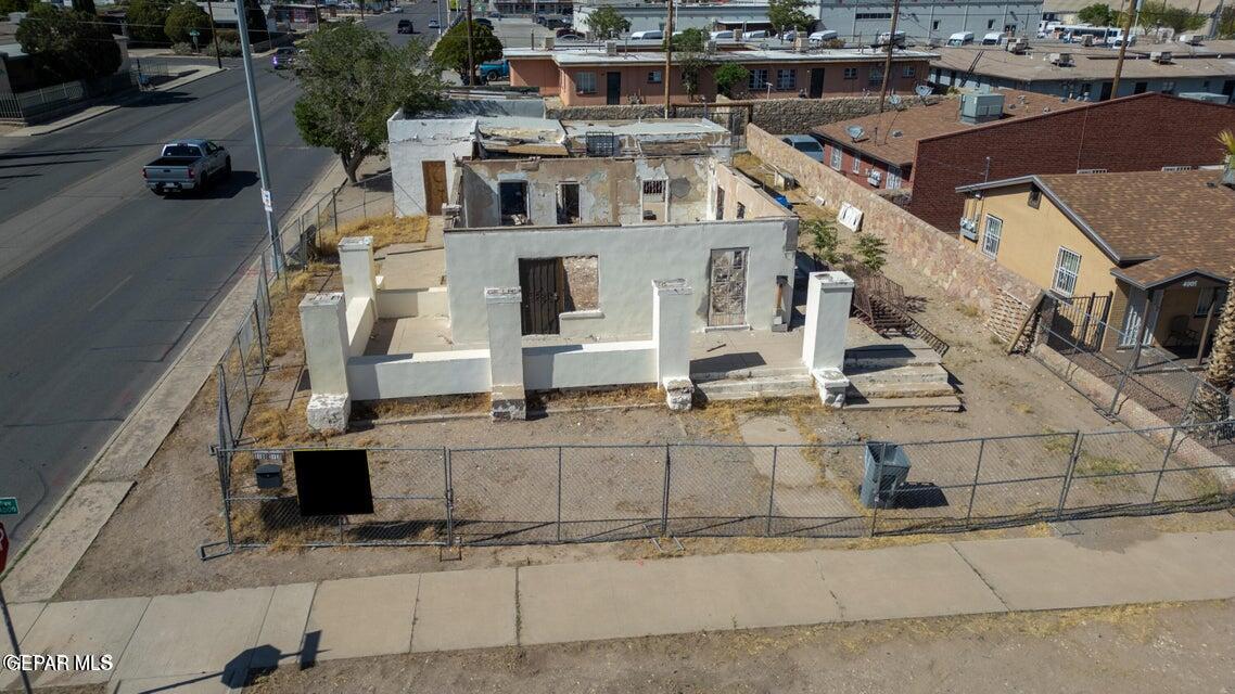 3100 Dyer Street Property Photo 2