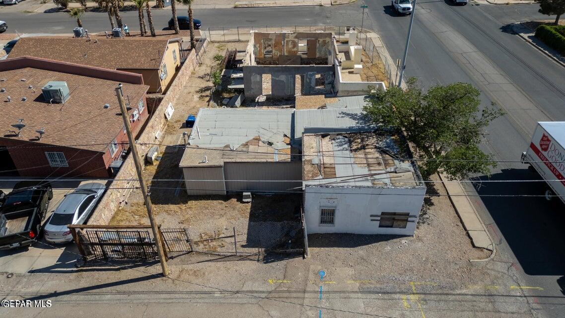 3100 Dyer Street Property Photo 5