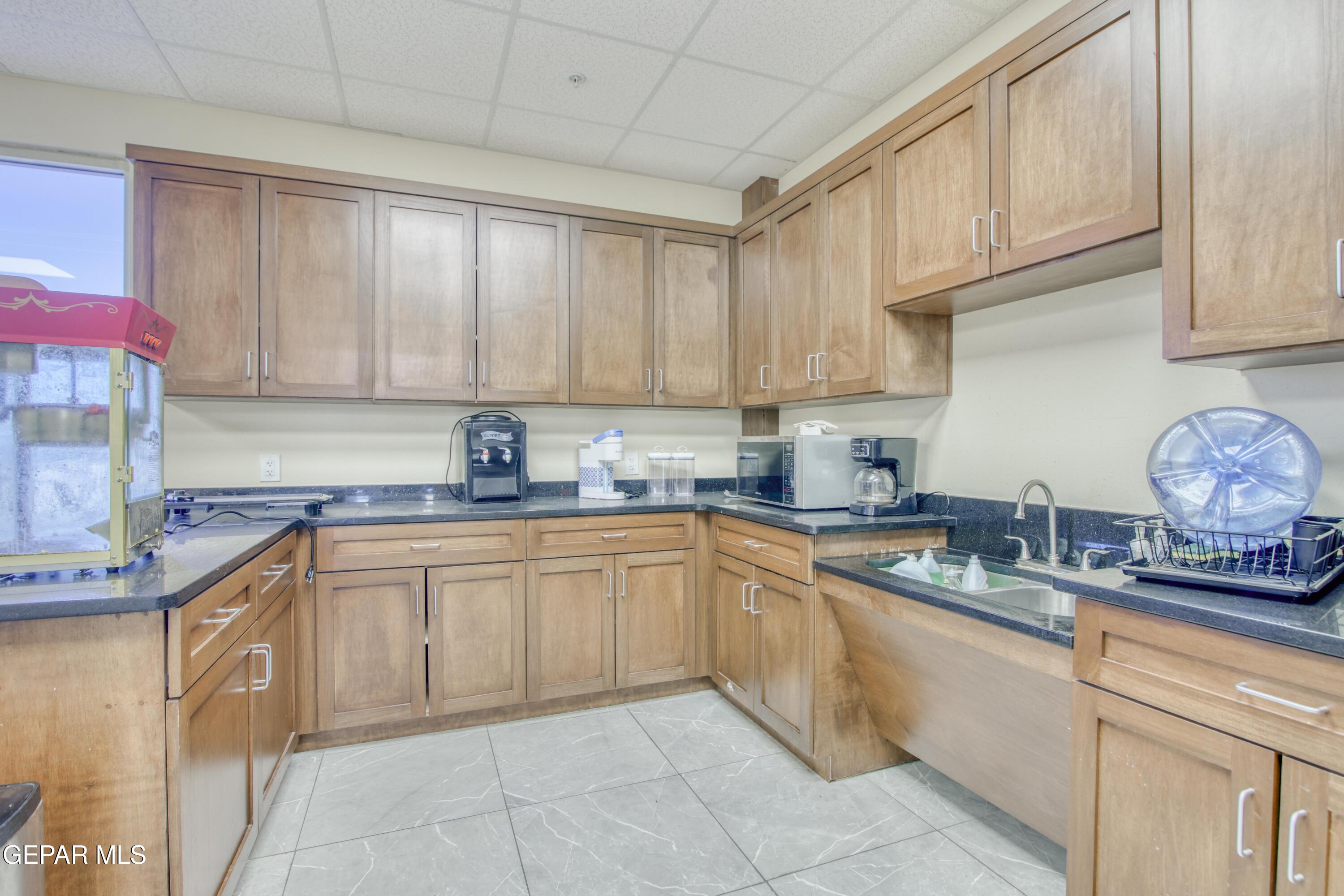12185 New World Drive Property Photo 10