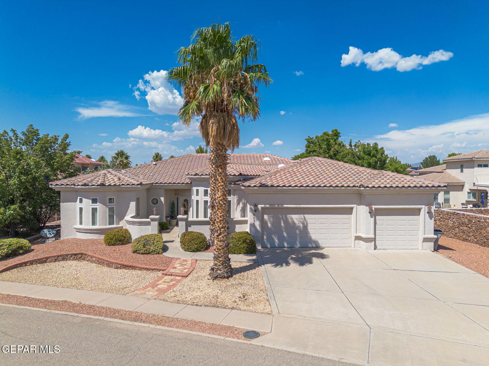 6035 Laguna Vista Drive Property Photo 1