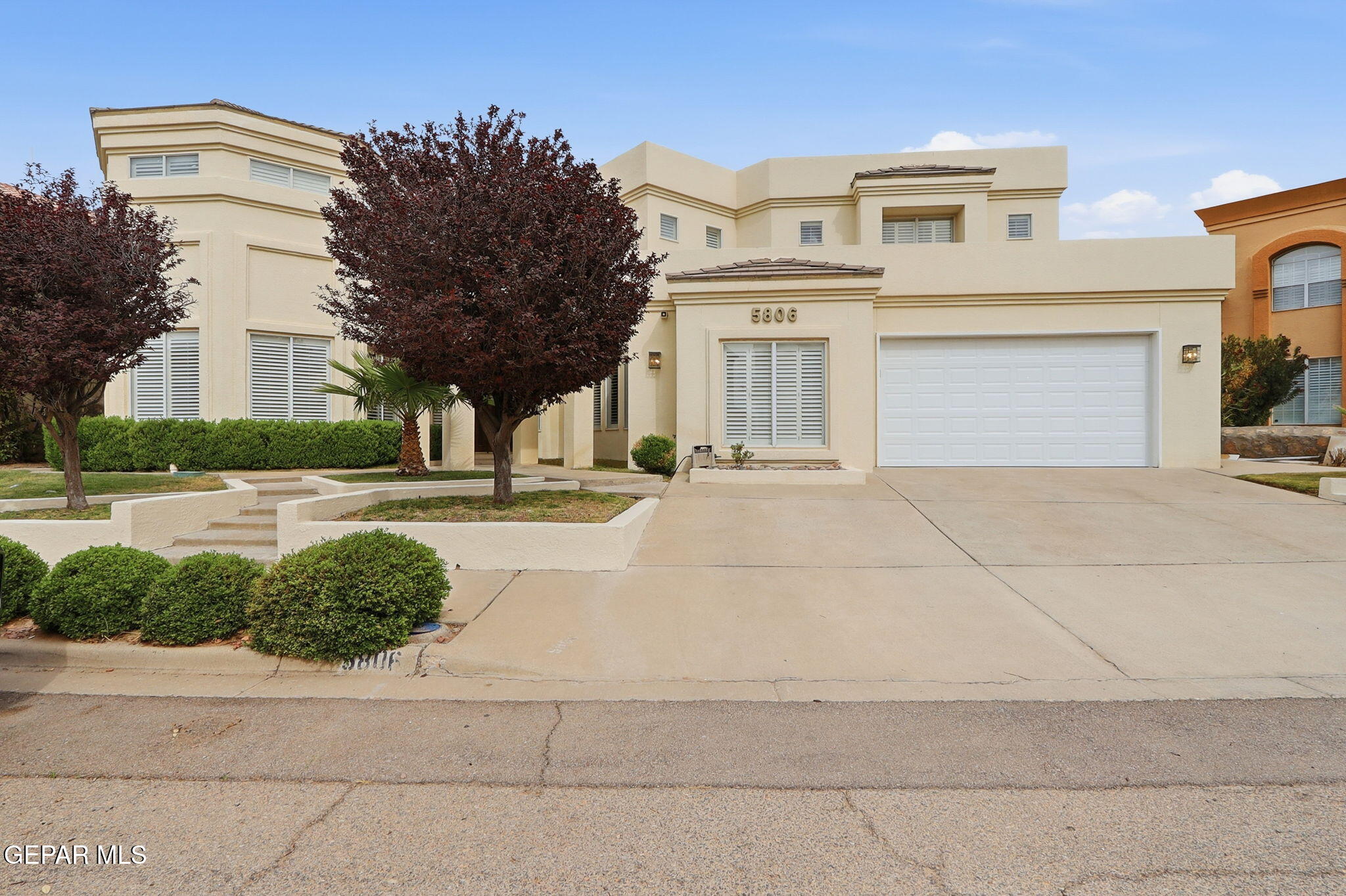5806 DIAMOND POINT Circle