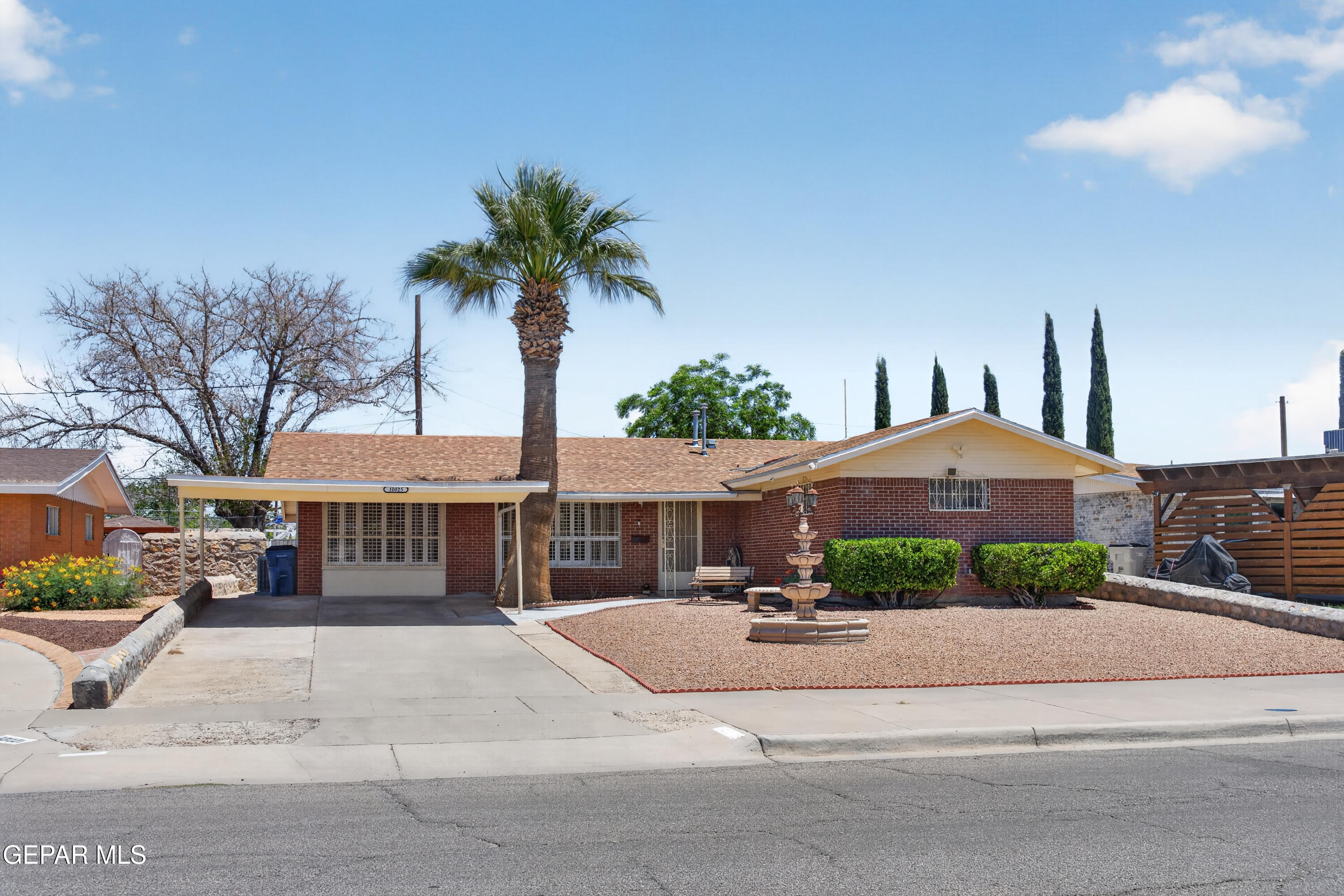 10025 Debbie Drive Property Photo 1