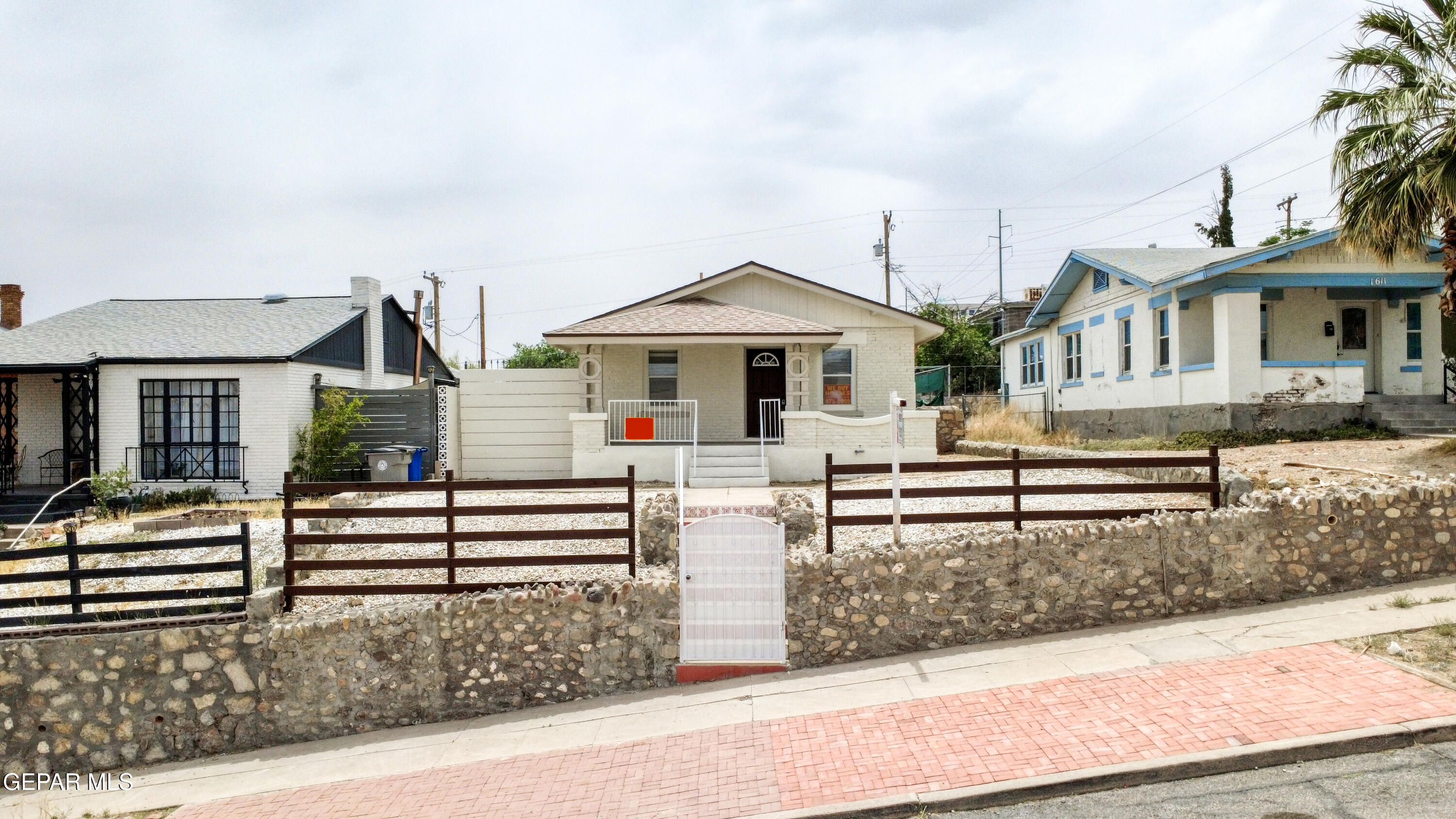 1605 N CAMPBELL Street Property Photo 1