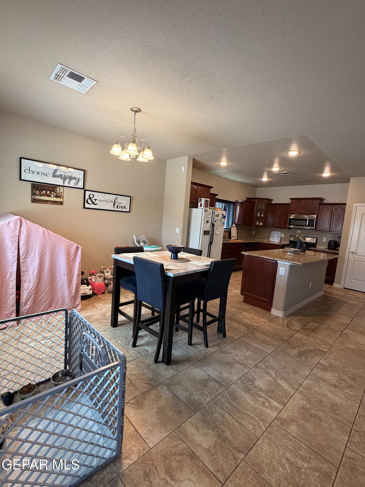7616 Dawnlight Lane Property Photo 9