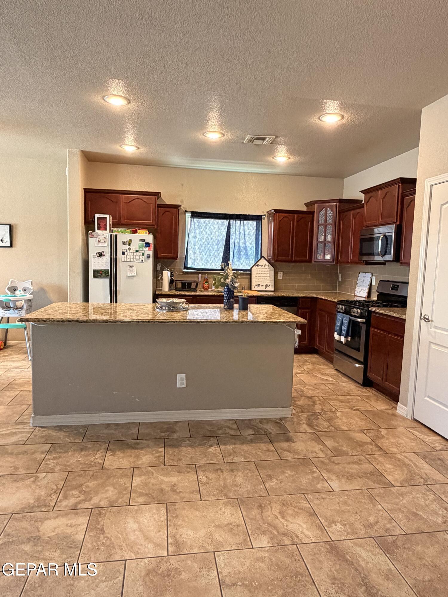 7616 Dawnlight Lane Property Photo 10