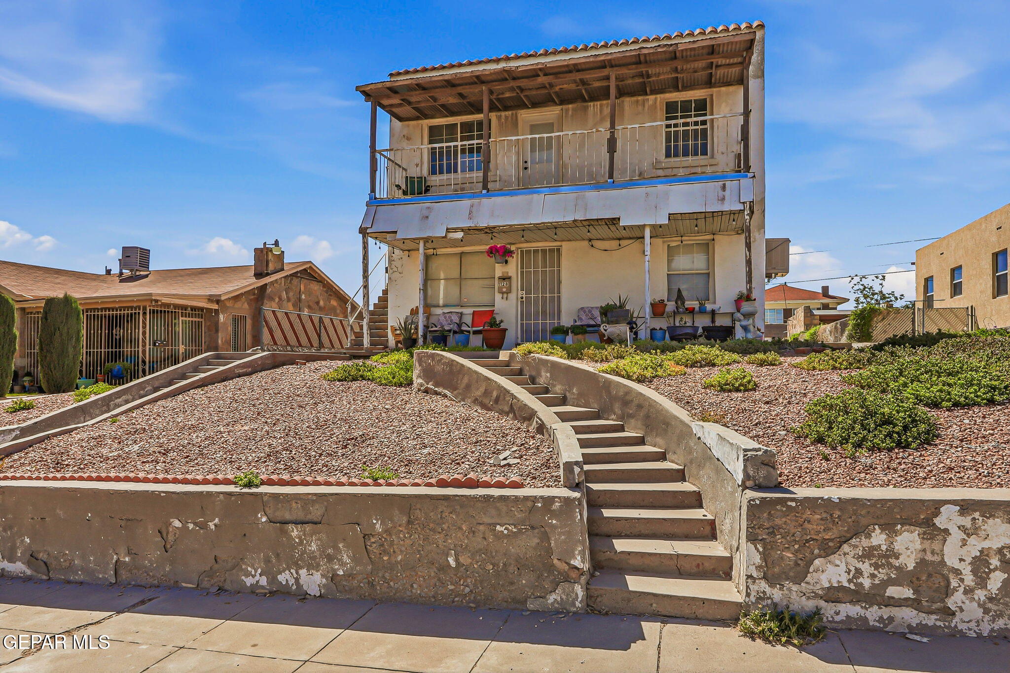 1128 E River Avenue A & B Property Photo 4