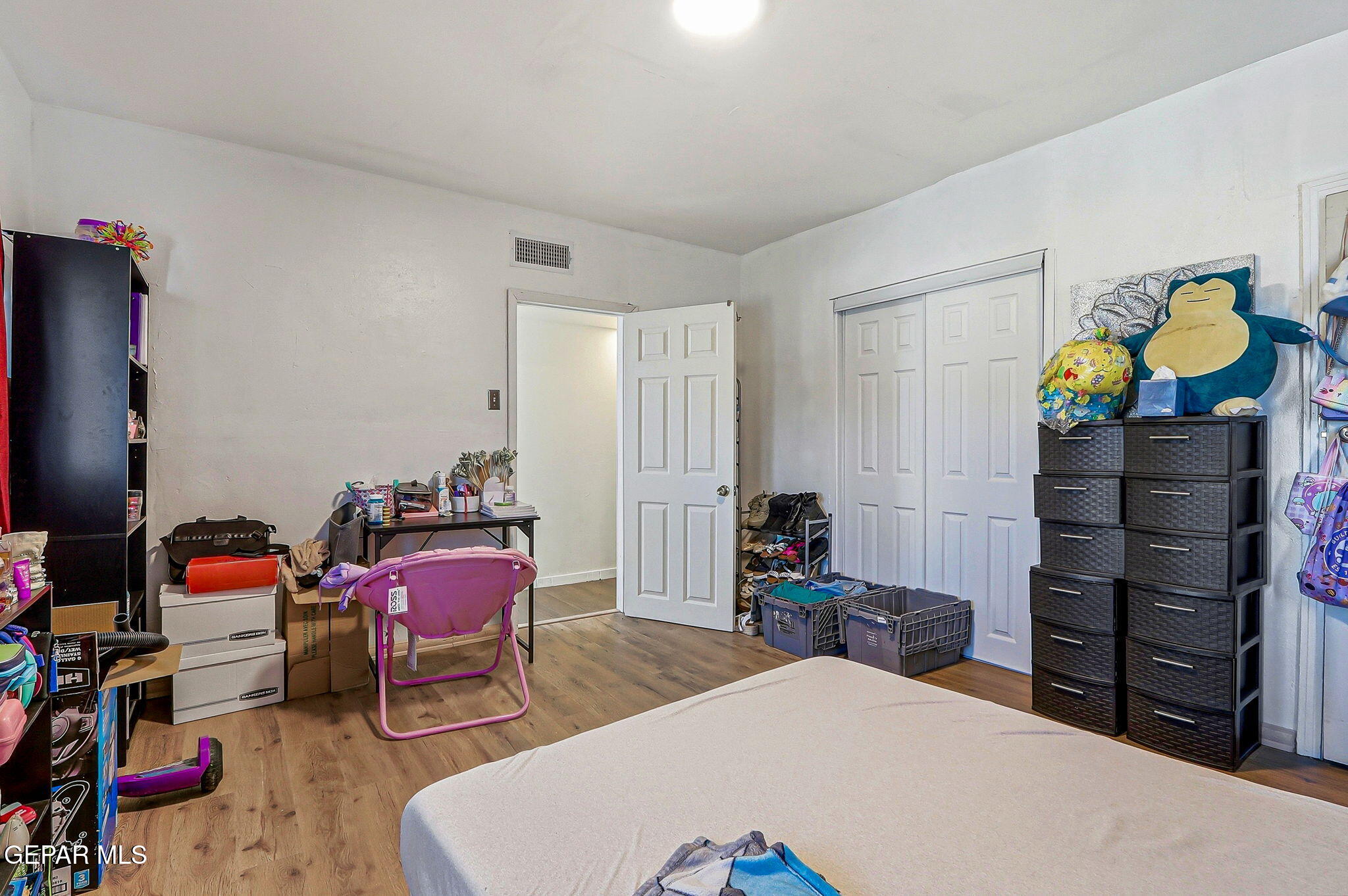 1128 E River Avenue A & B Property Photo 29
