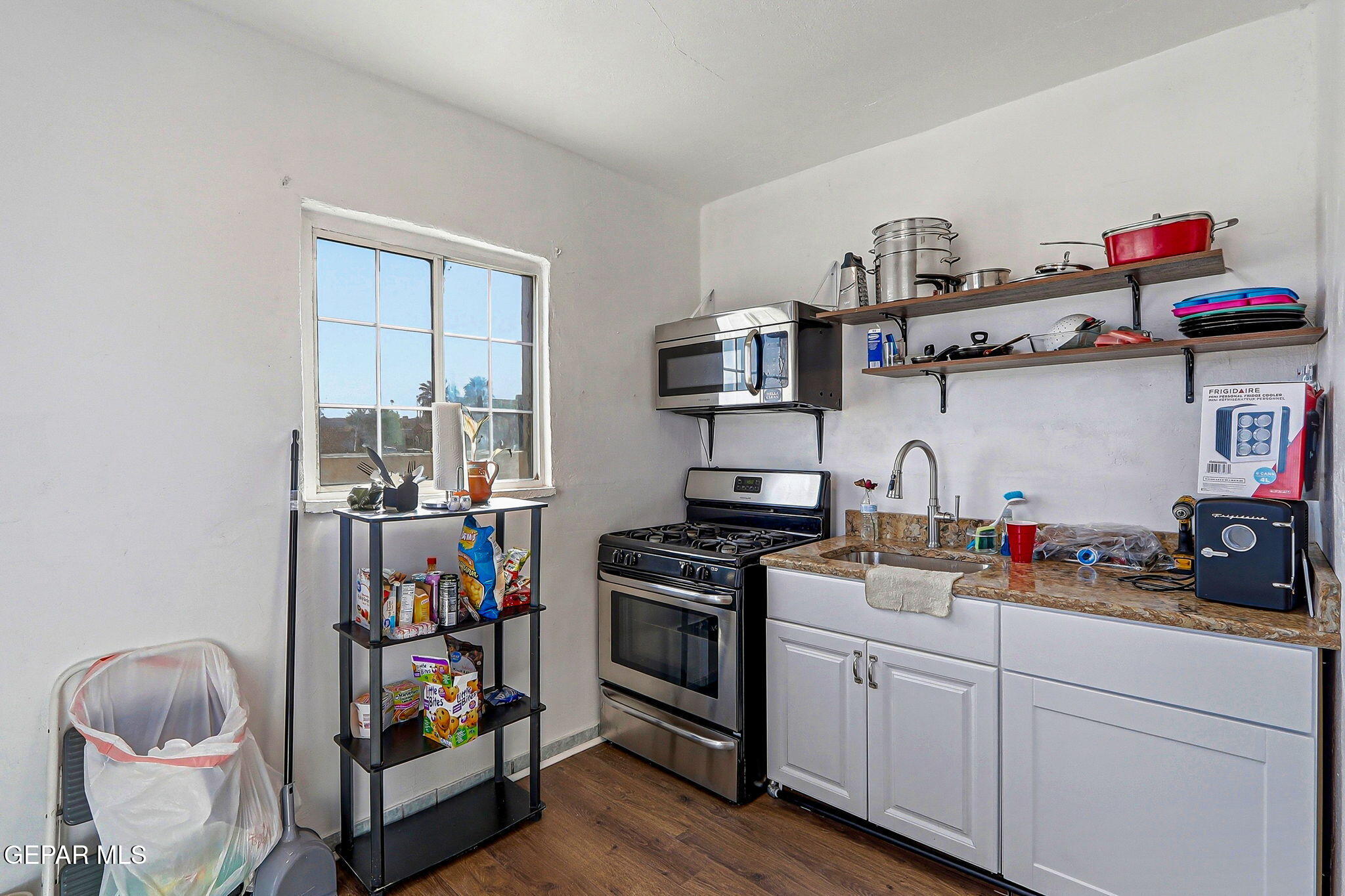 1128 E River Avenue A & B Property Photo 30