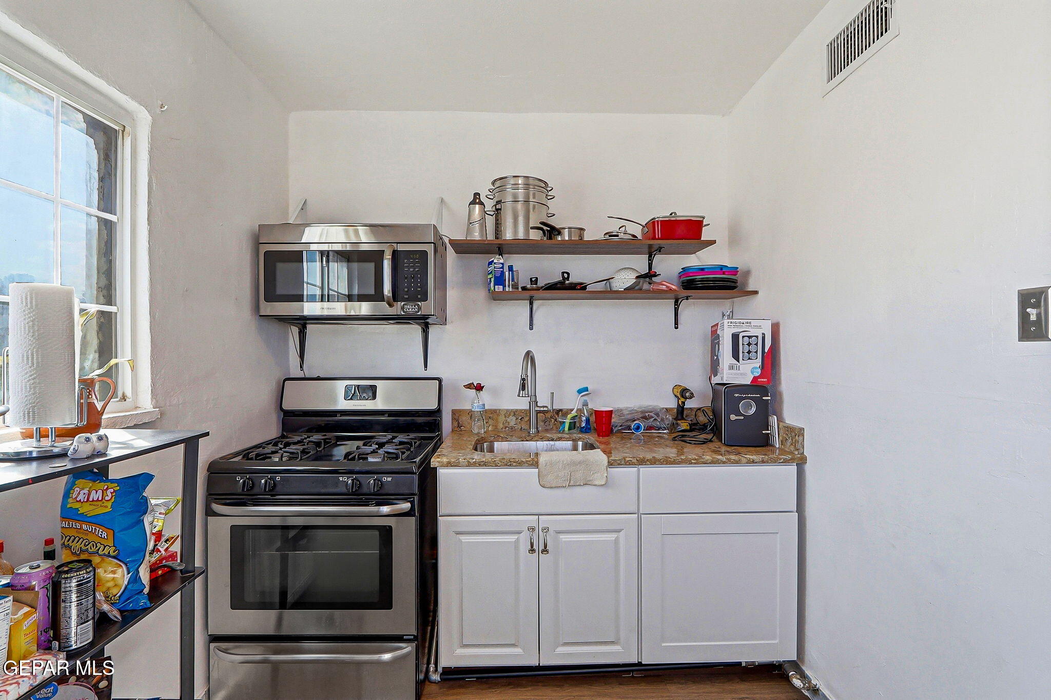 1128 E River Avenue A & B Property Photo 31