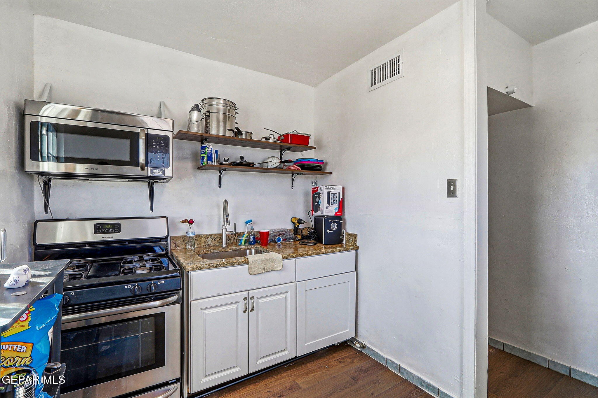 1128 E River Avenue A & B Property Photo 32