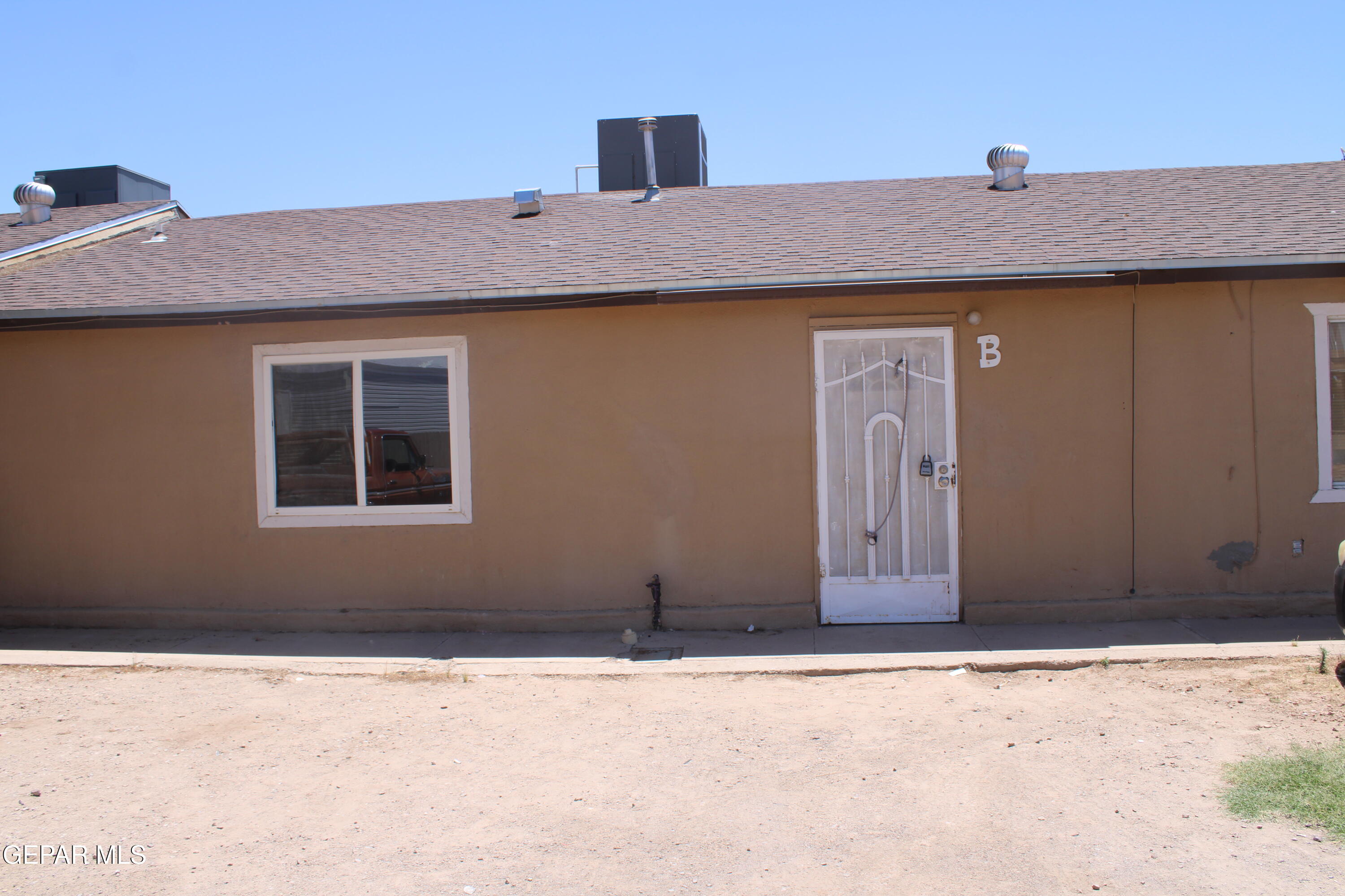 1368 Reid Road B Property Photo 1