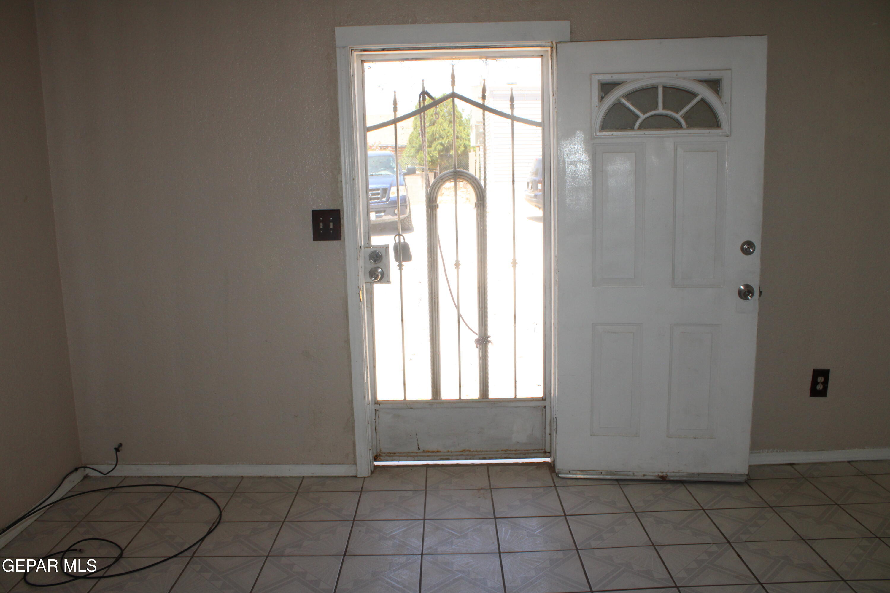 1368 Reid Road B Property Photo 2