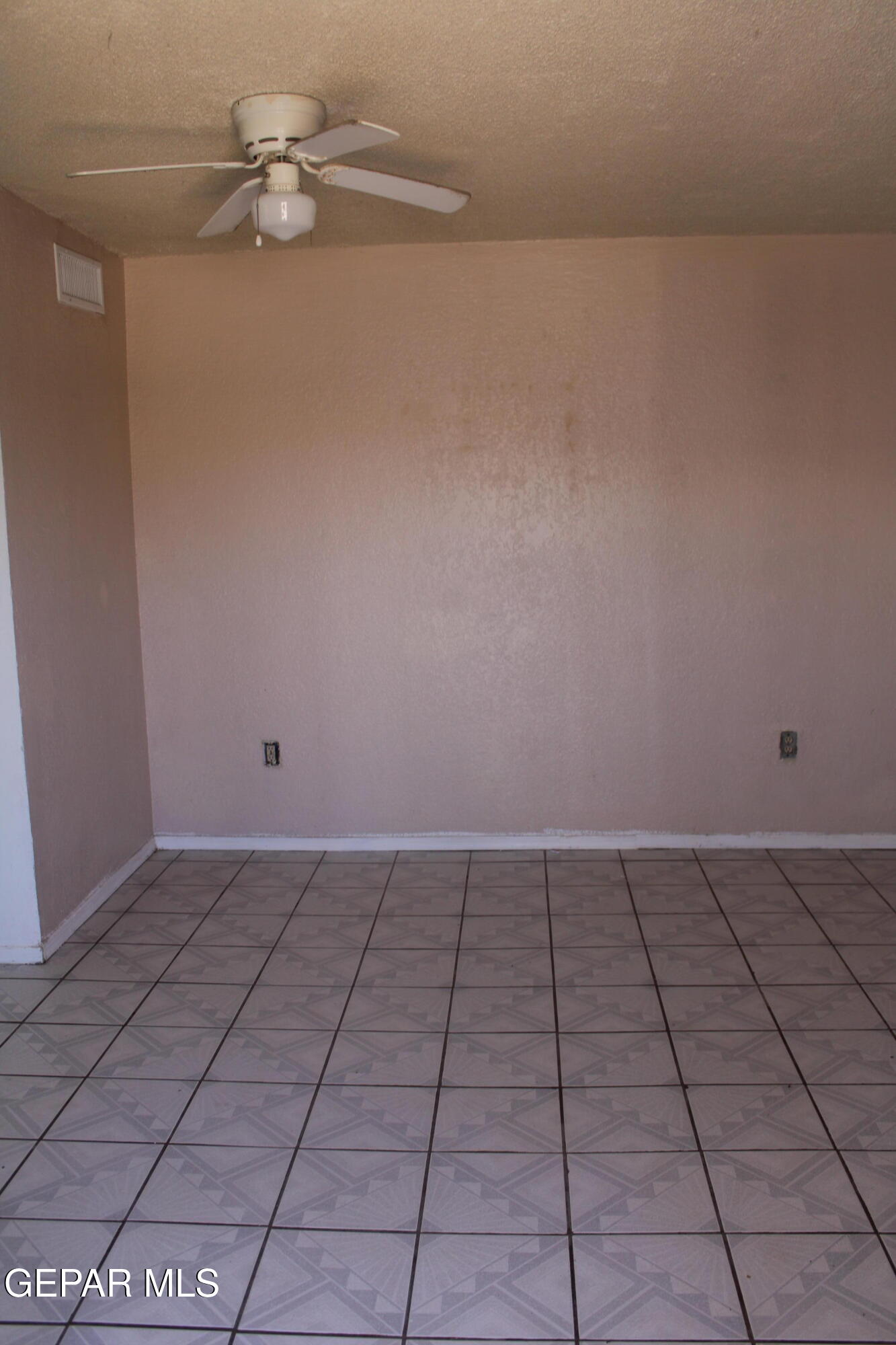 1368 Reid Road B Property Photo 3