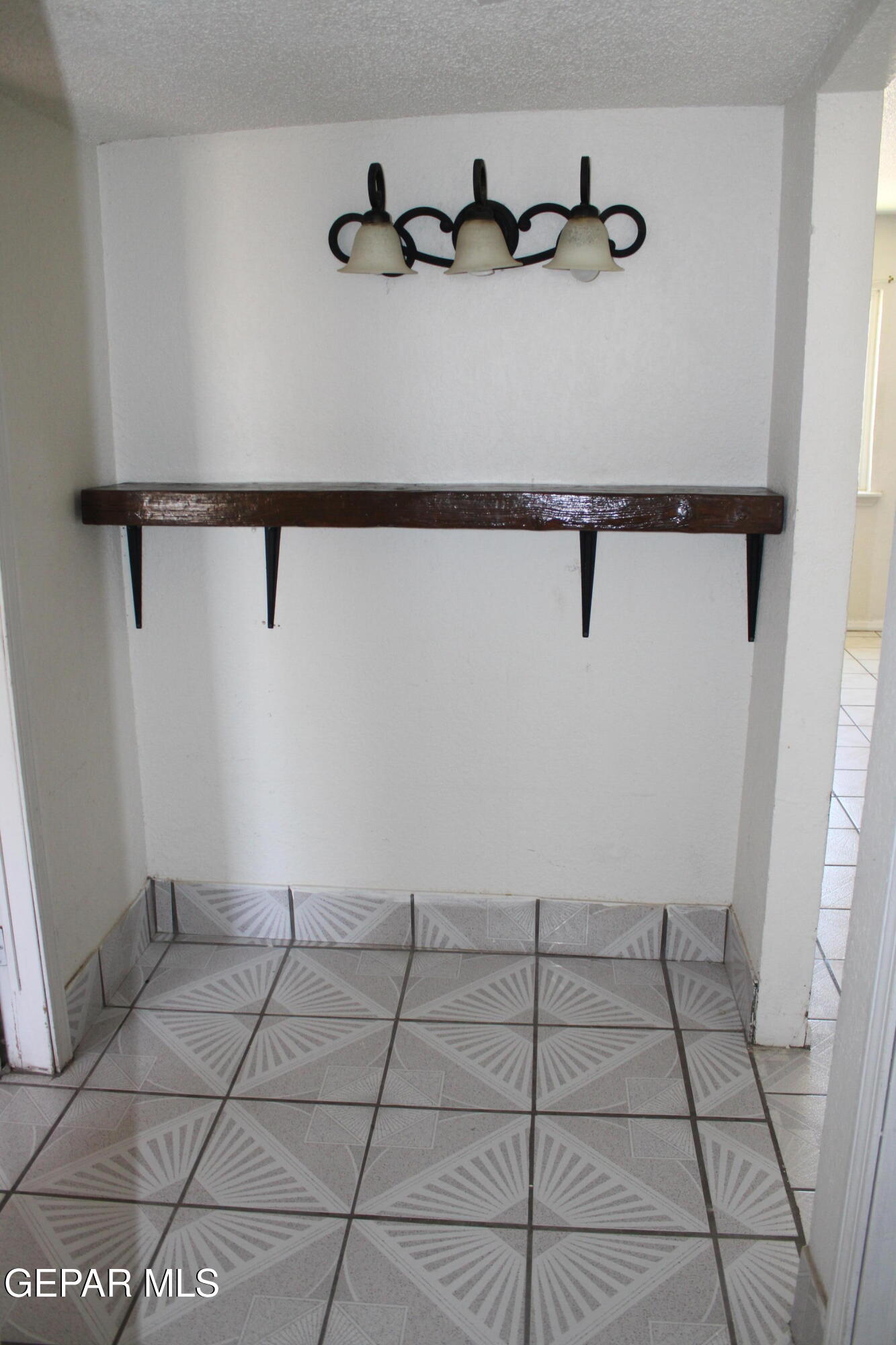 1368 Reid Road B Property Photo 7