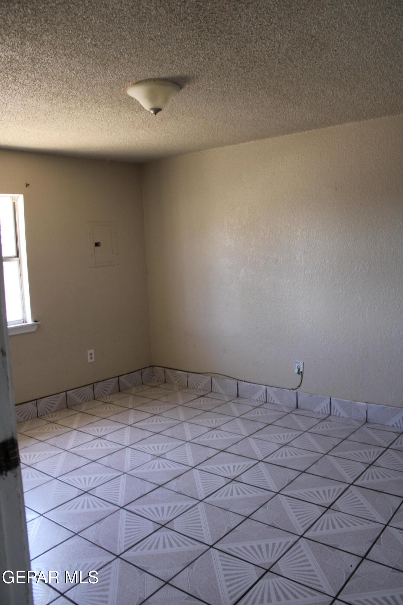 1368 Reid Road B Property Photo 9