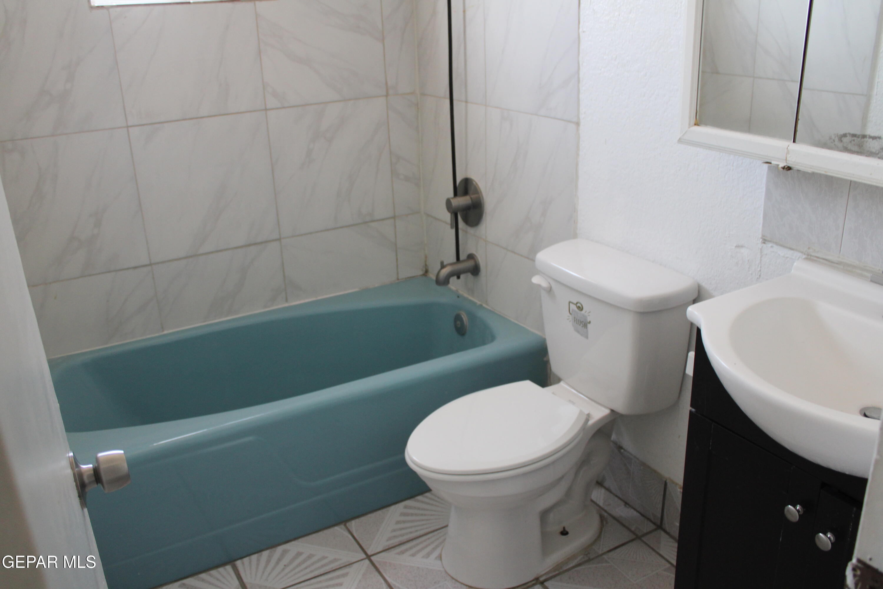 1368 Reid Road B Property Photo 11