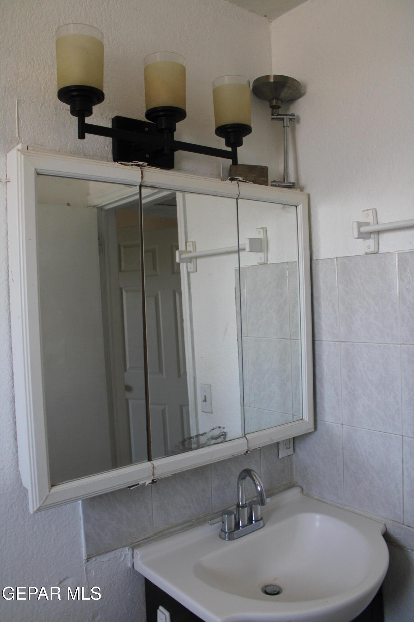 1368 Reid Road B Property Photo 12