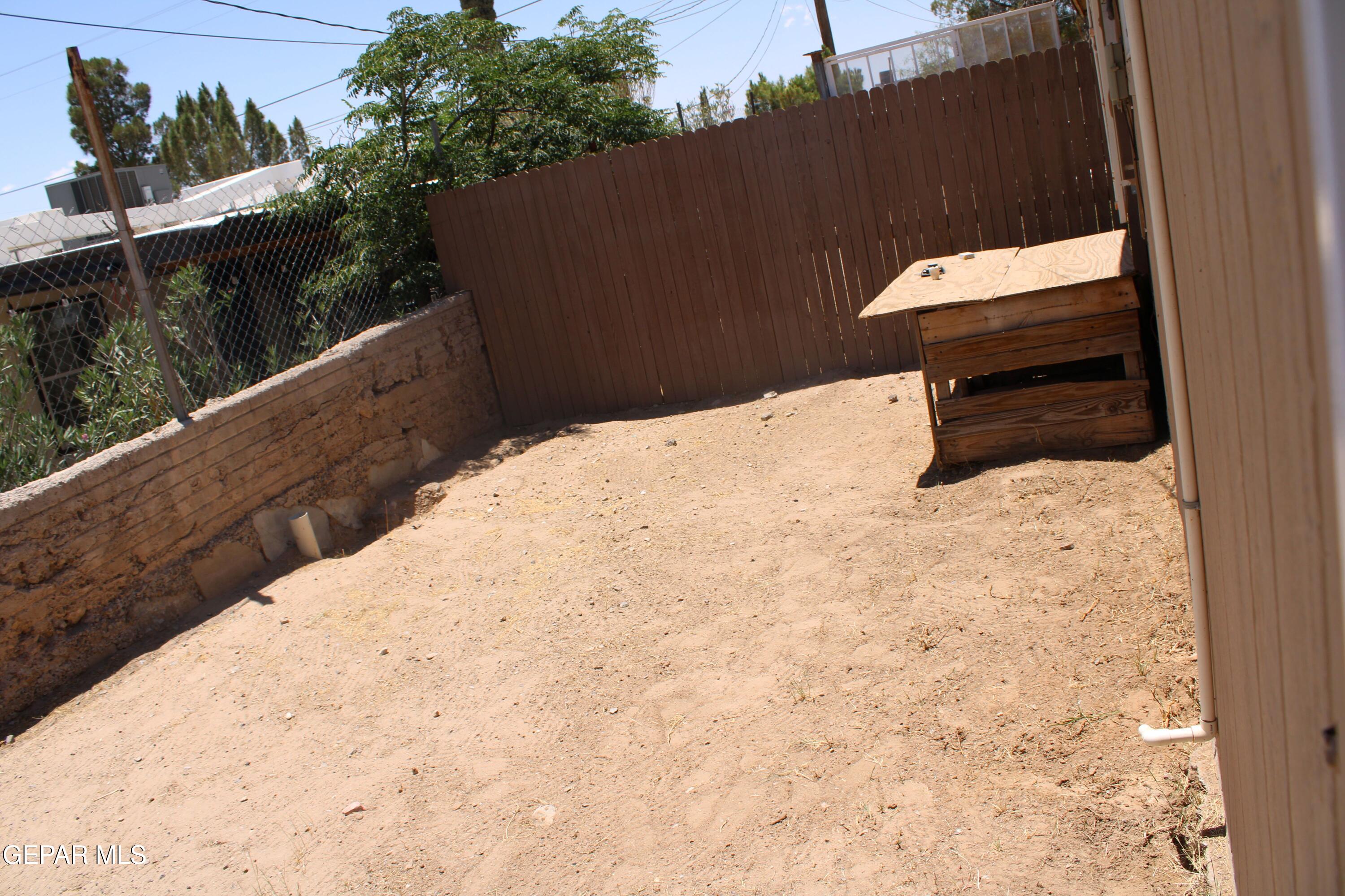 1368 Reid Road B Property Photo 13