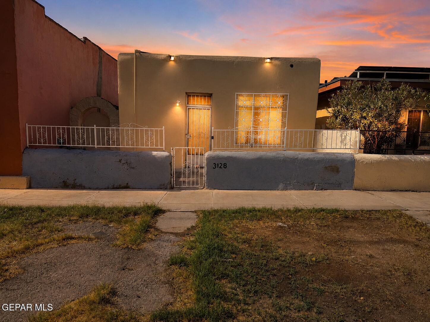 3128 E San Antonio Avenue Property Photo 1