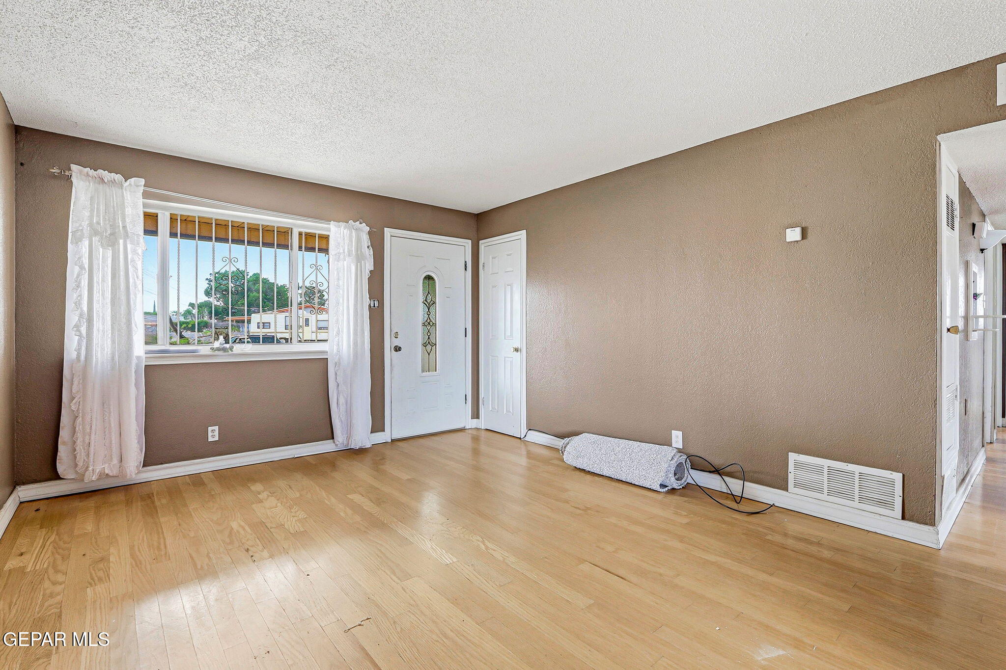 5852 Sturgeon Drive Property Photo 5