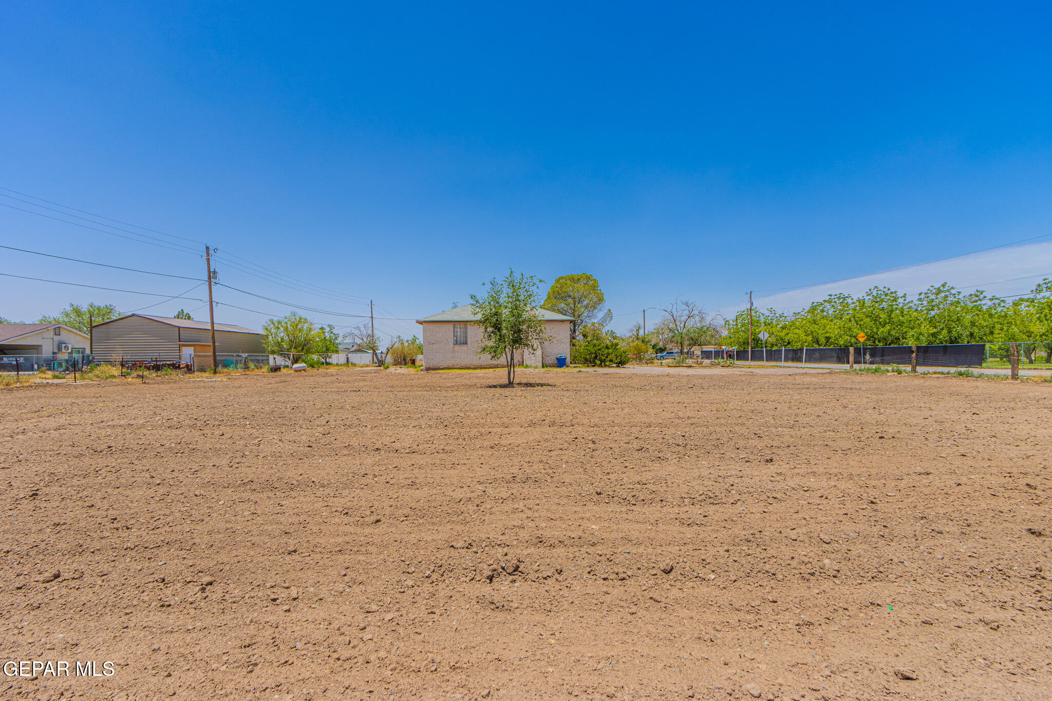 456 Melendez Street Property Photo 4