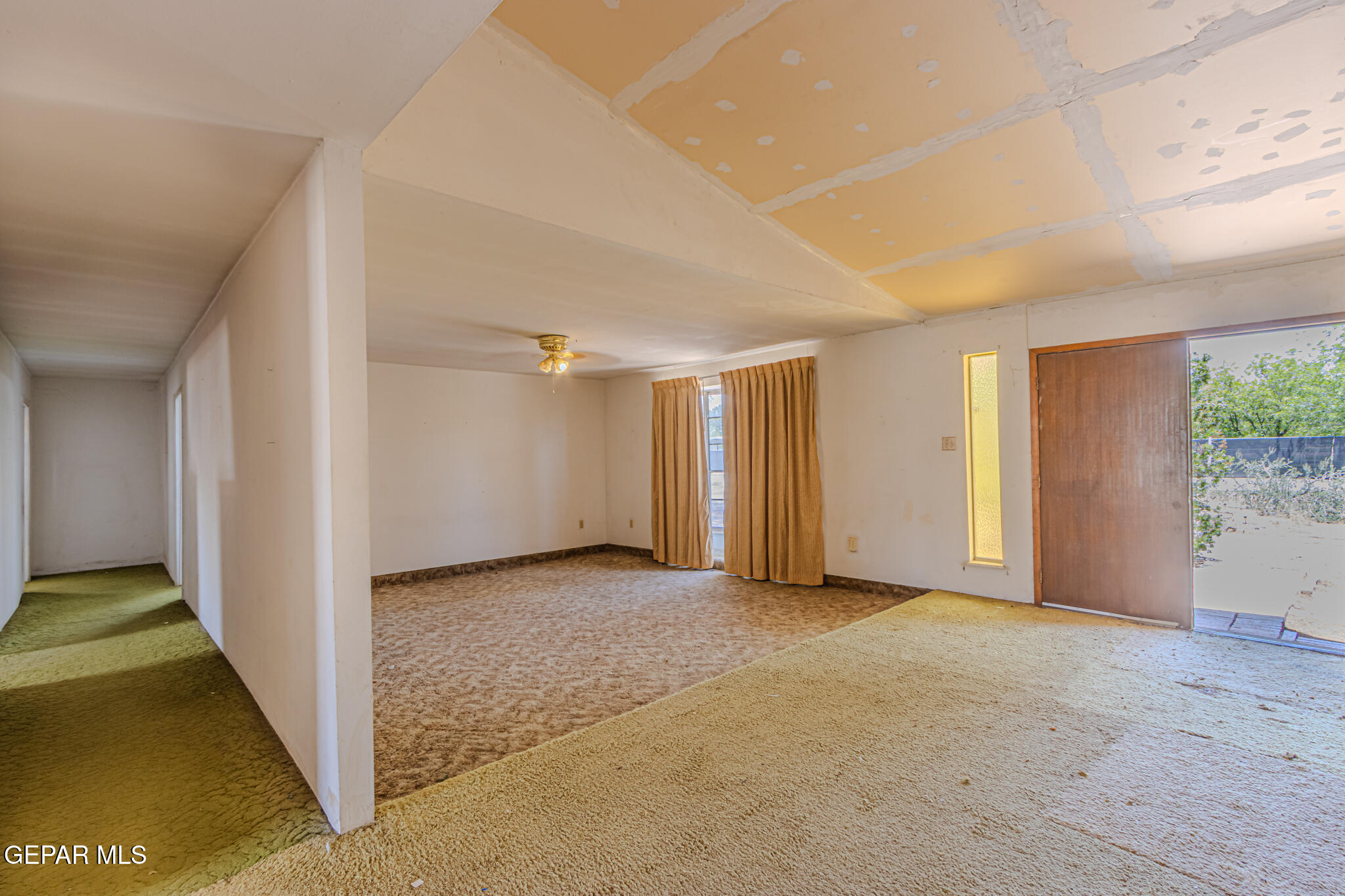 456 Melendez Street Property Photo 9